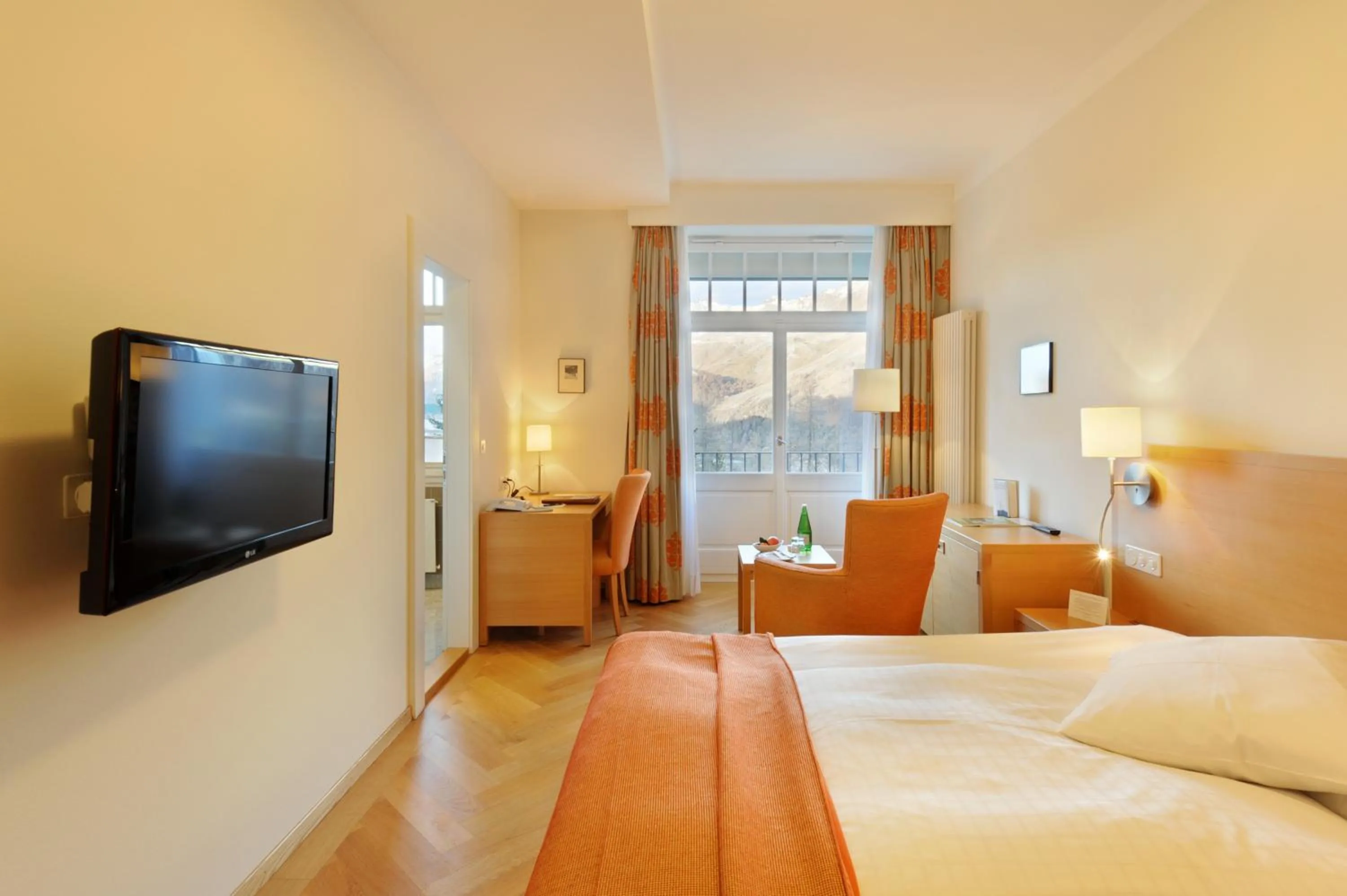 Photo of the whole room, Bed in Hotel Waldhaus Sils