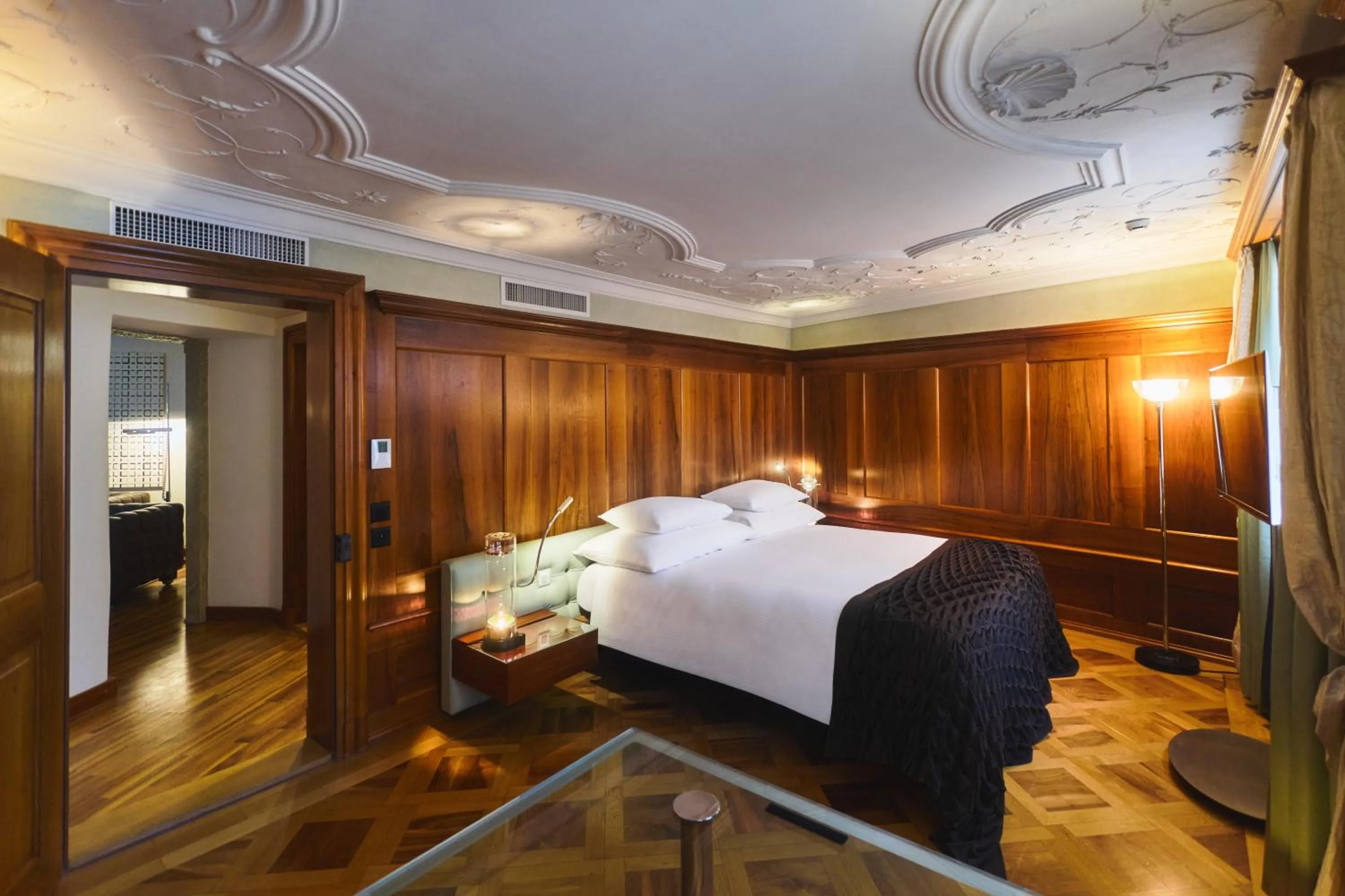 Bed in Widder Hotel - Zurichs Luxury Hideaway