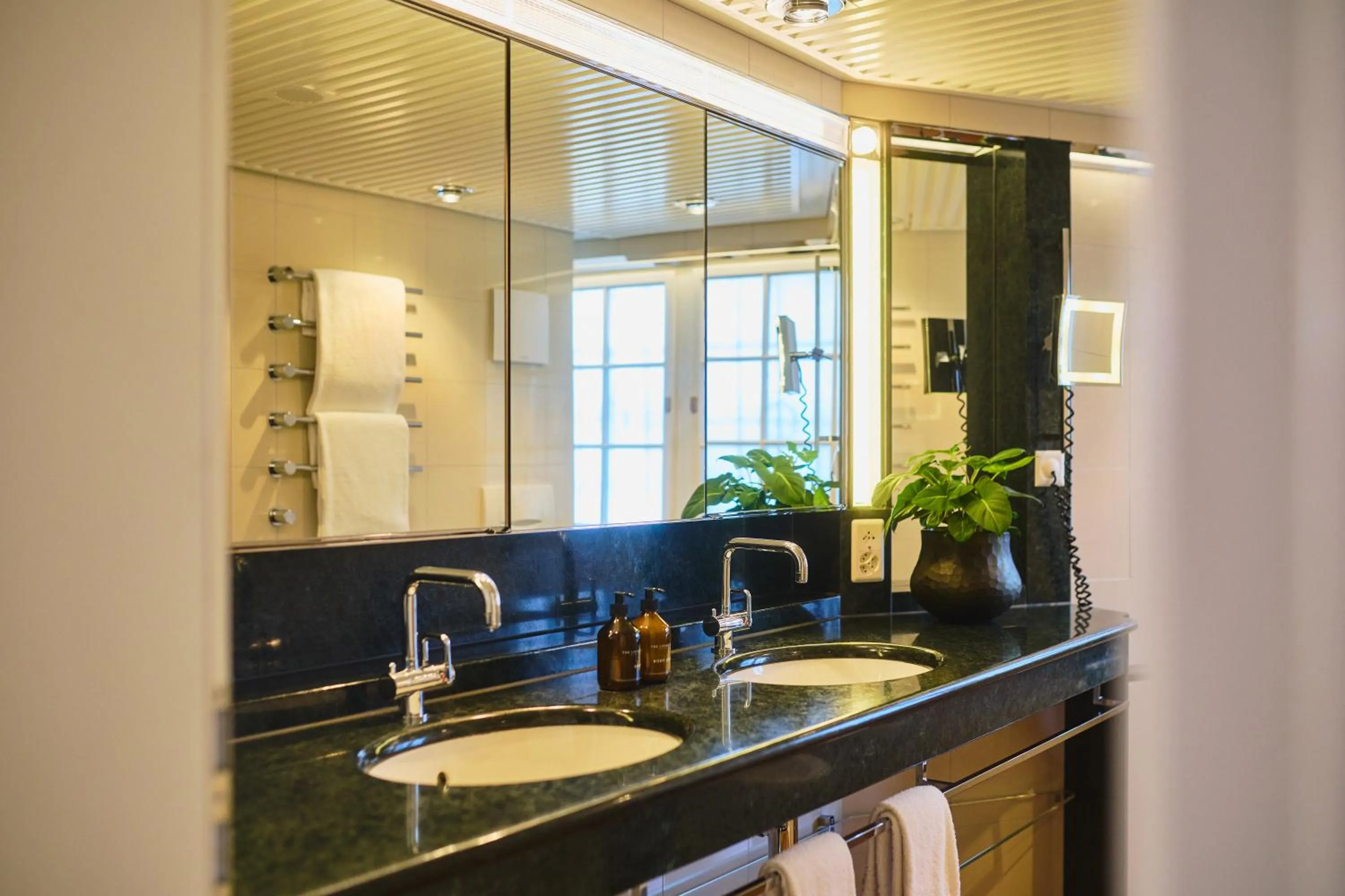 Widder Hotel - Zurichs Luxury Hideaway