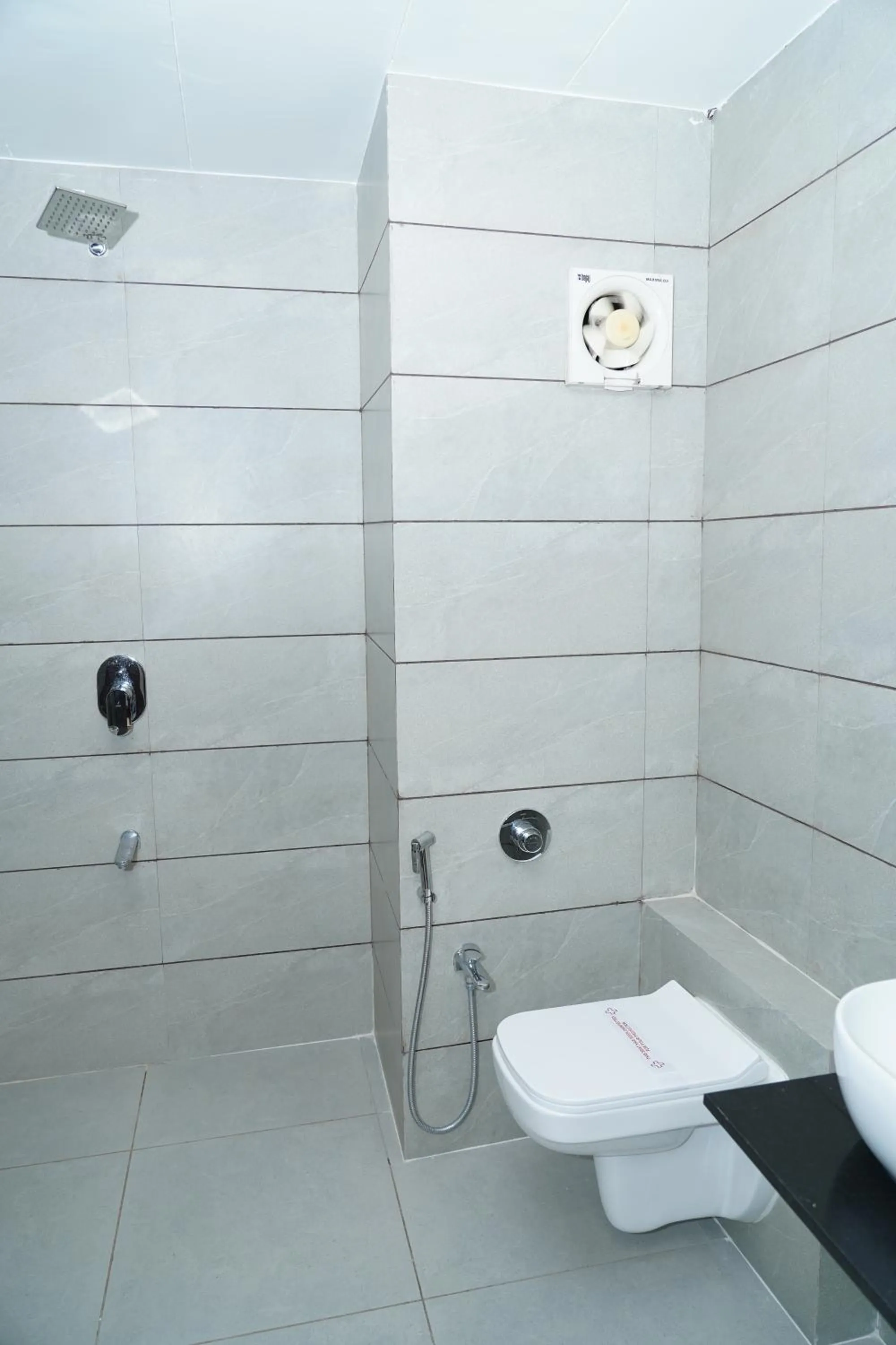 Shower in Marshall The Grand Hotel