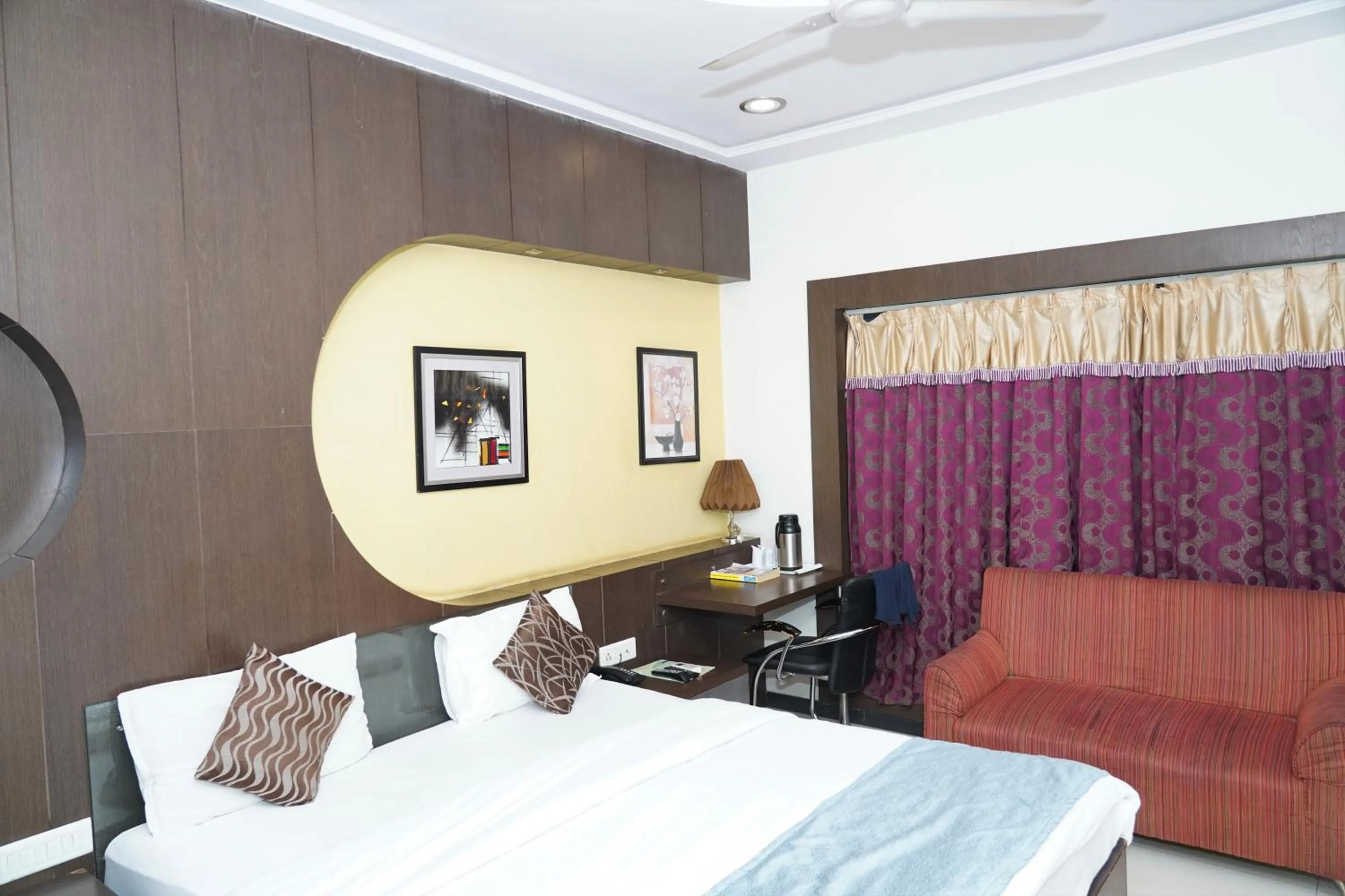 Bed in Marshall The Grand Hotel