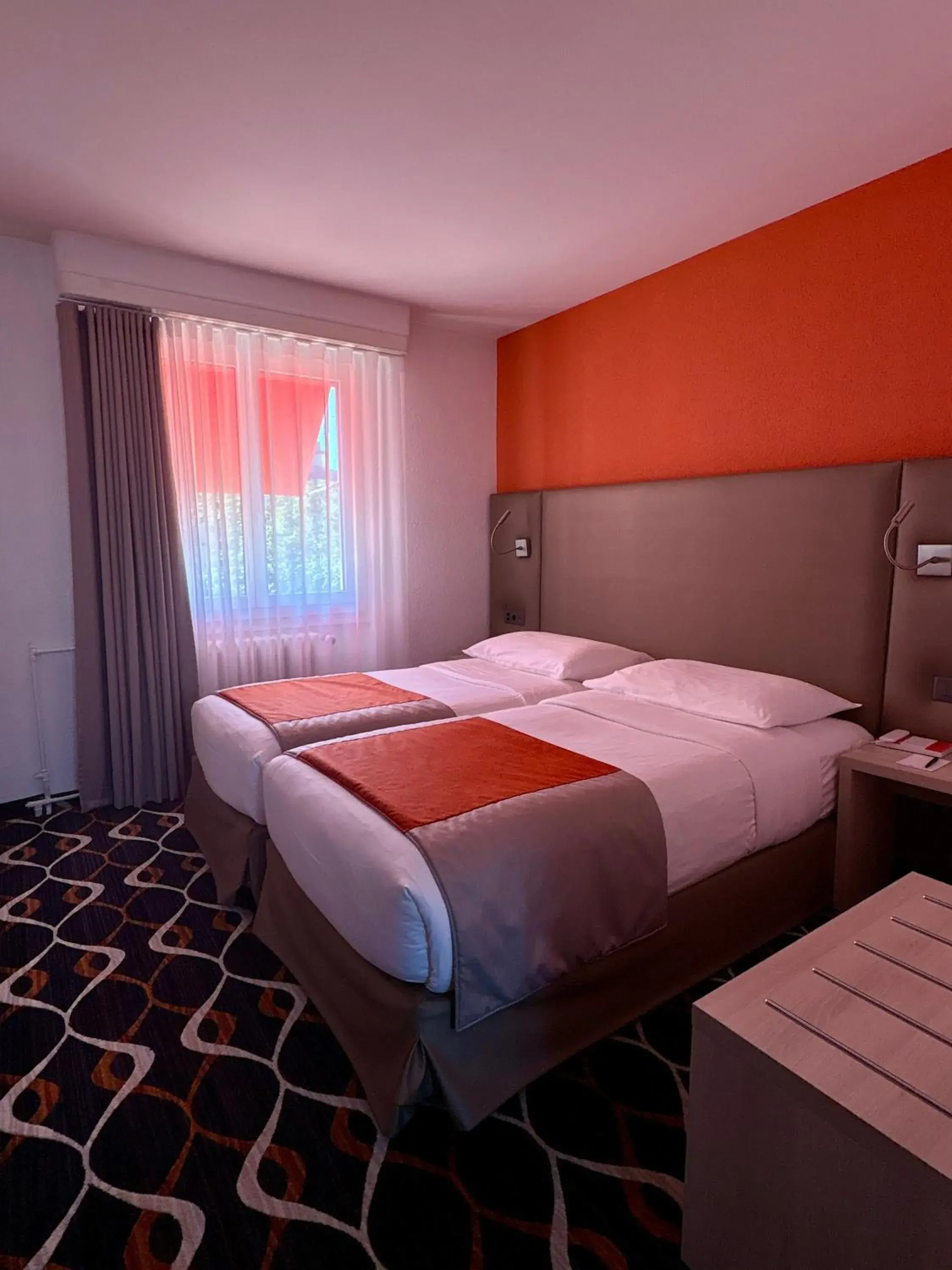 Junior Suite with Shower in Hotel Eden Junior Suite with Shower in Hotel Eden