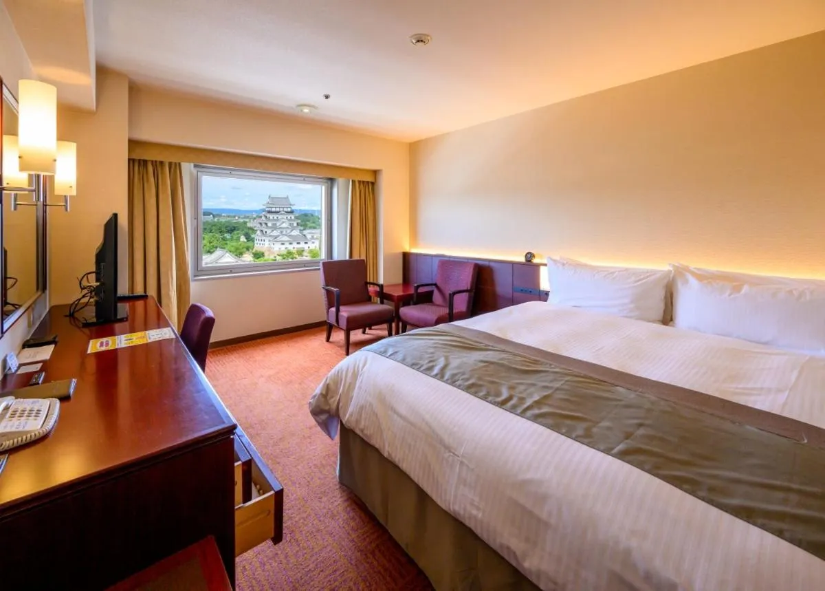 Bed in Fukuyama New Castle Hotel