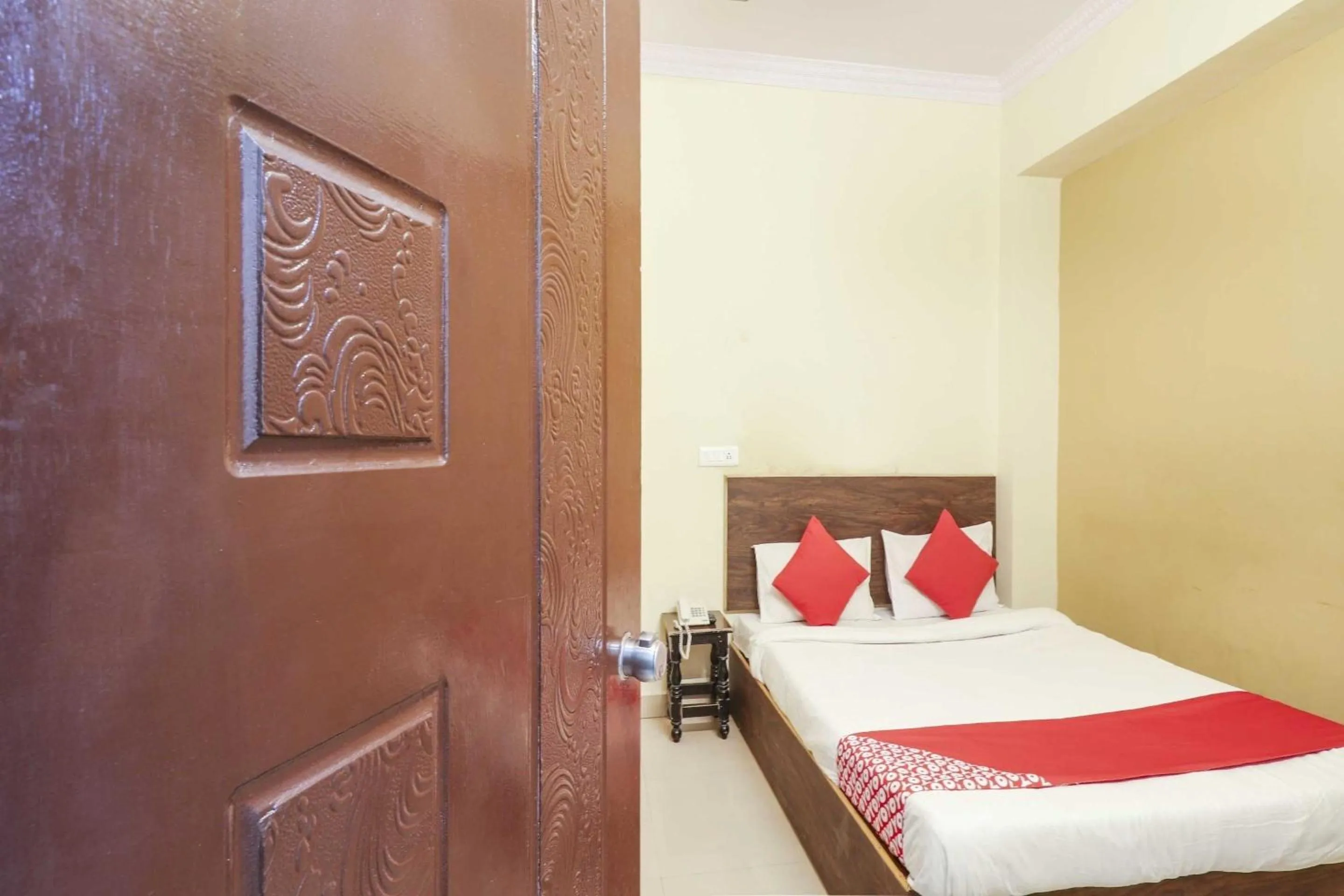 Bedroom in Hotel O Sai Pariwar