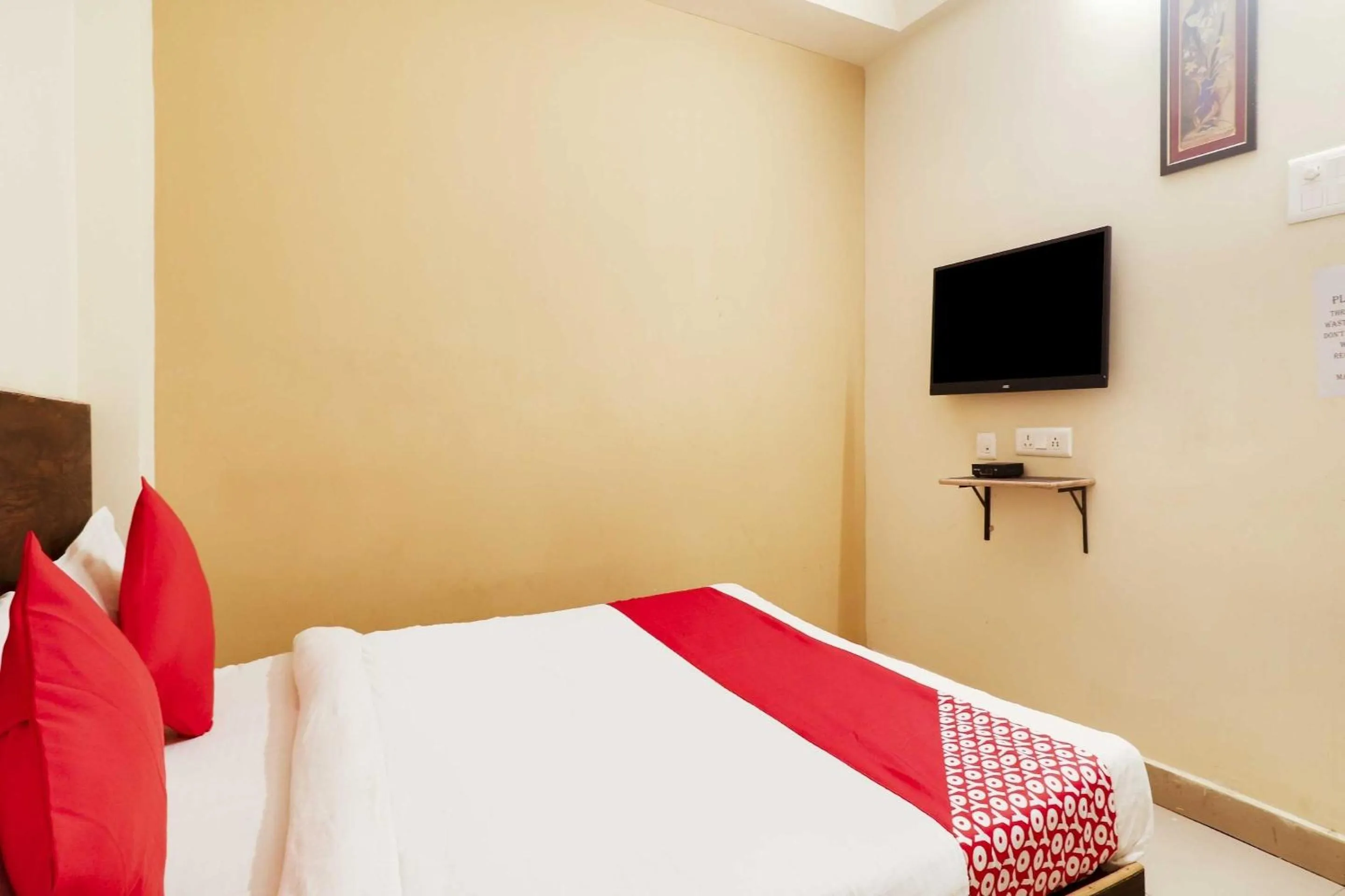 Bedroom in Hotel O Sai Pariwar