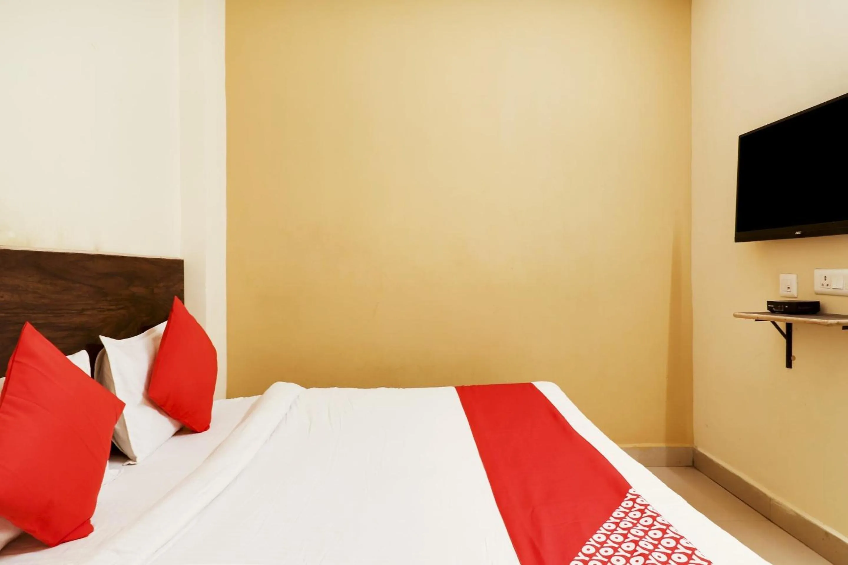Bedroom in Hotel O Sai Pariwar