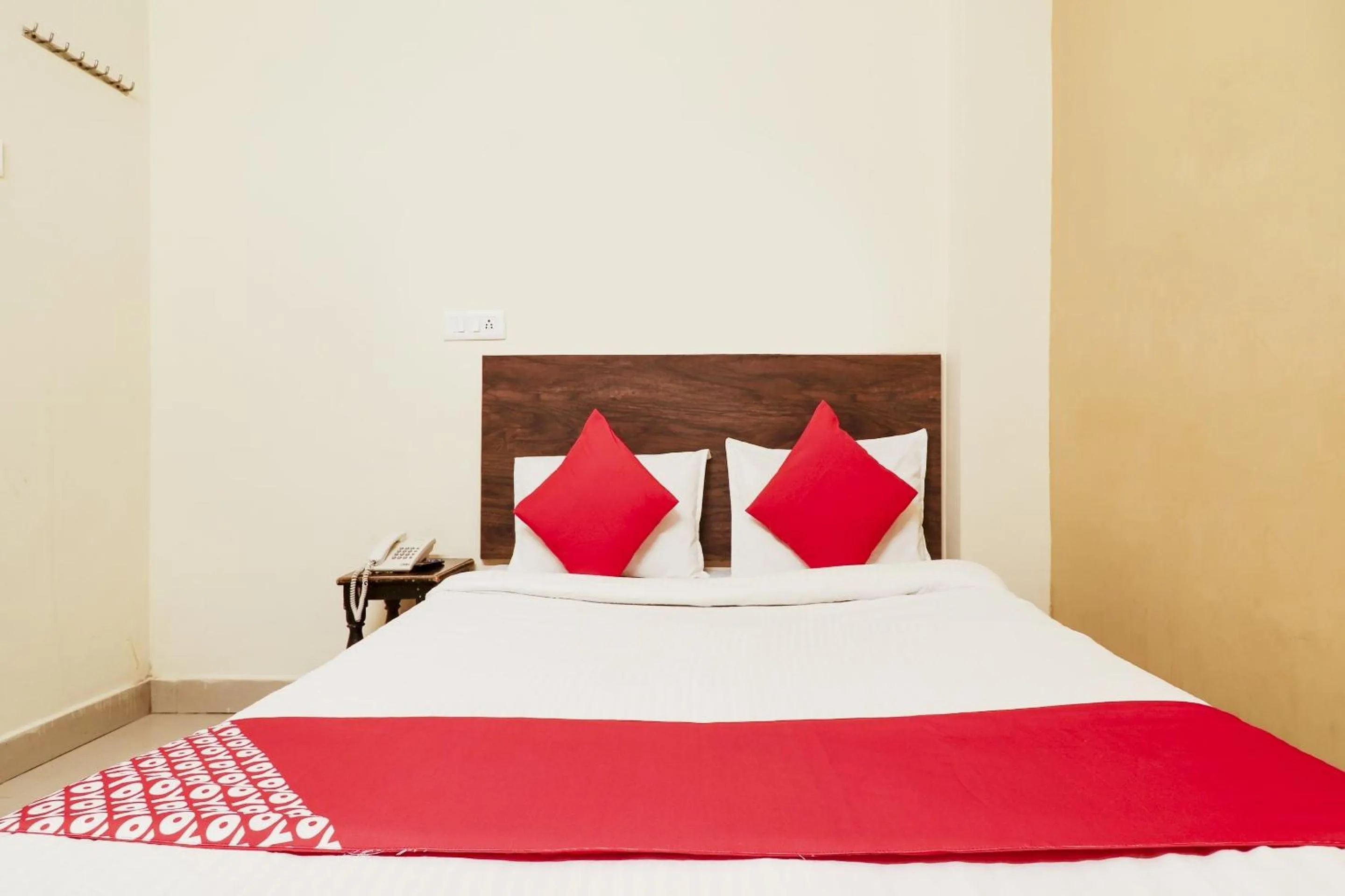 Bedroom in Hotel O Sai Pariwar