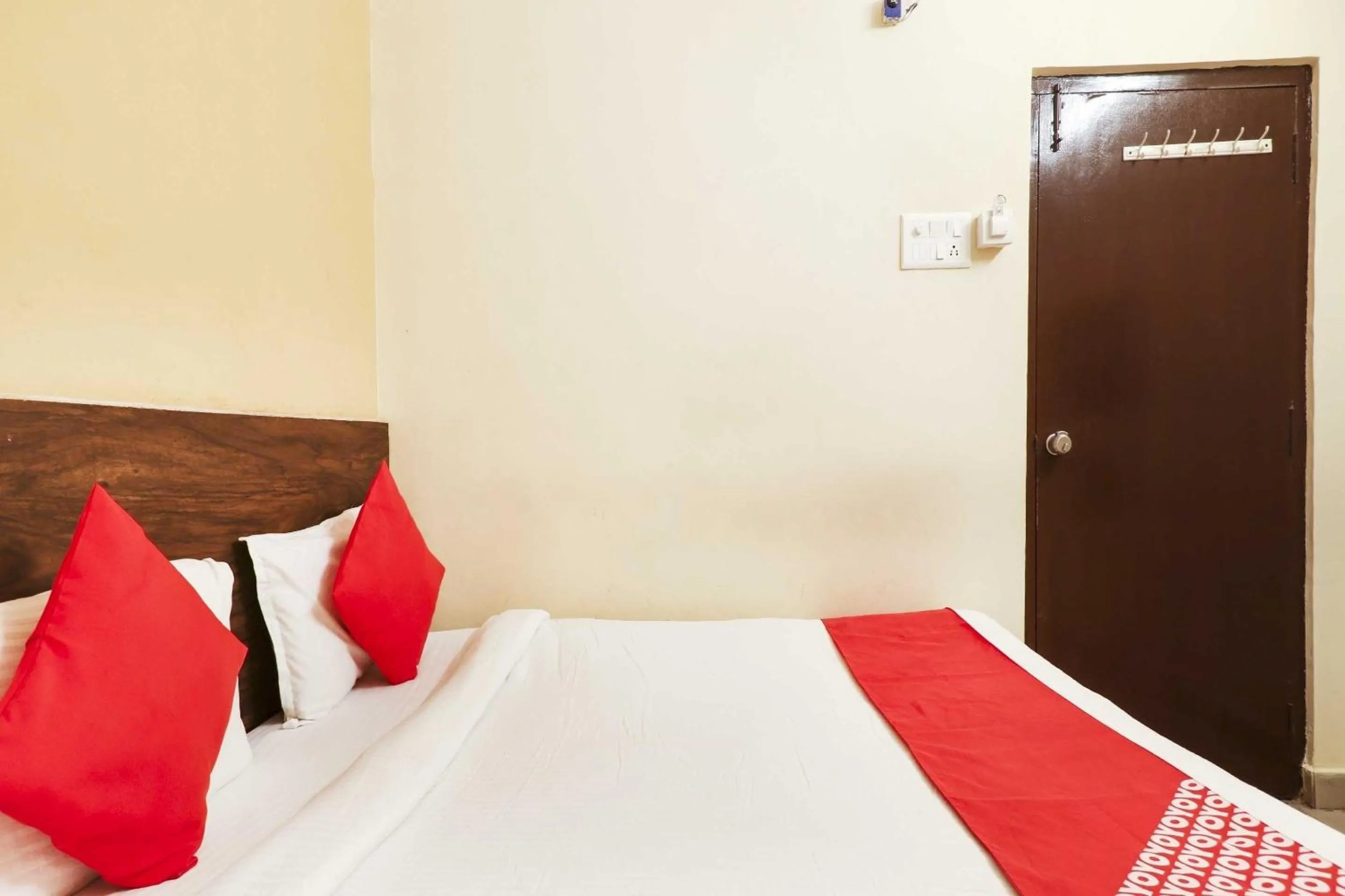 Bedroom in Hotel O Sai Pariwar