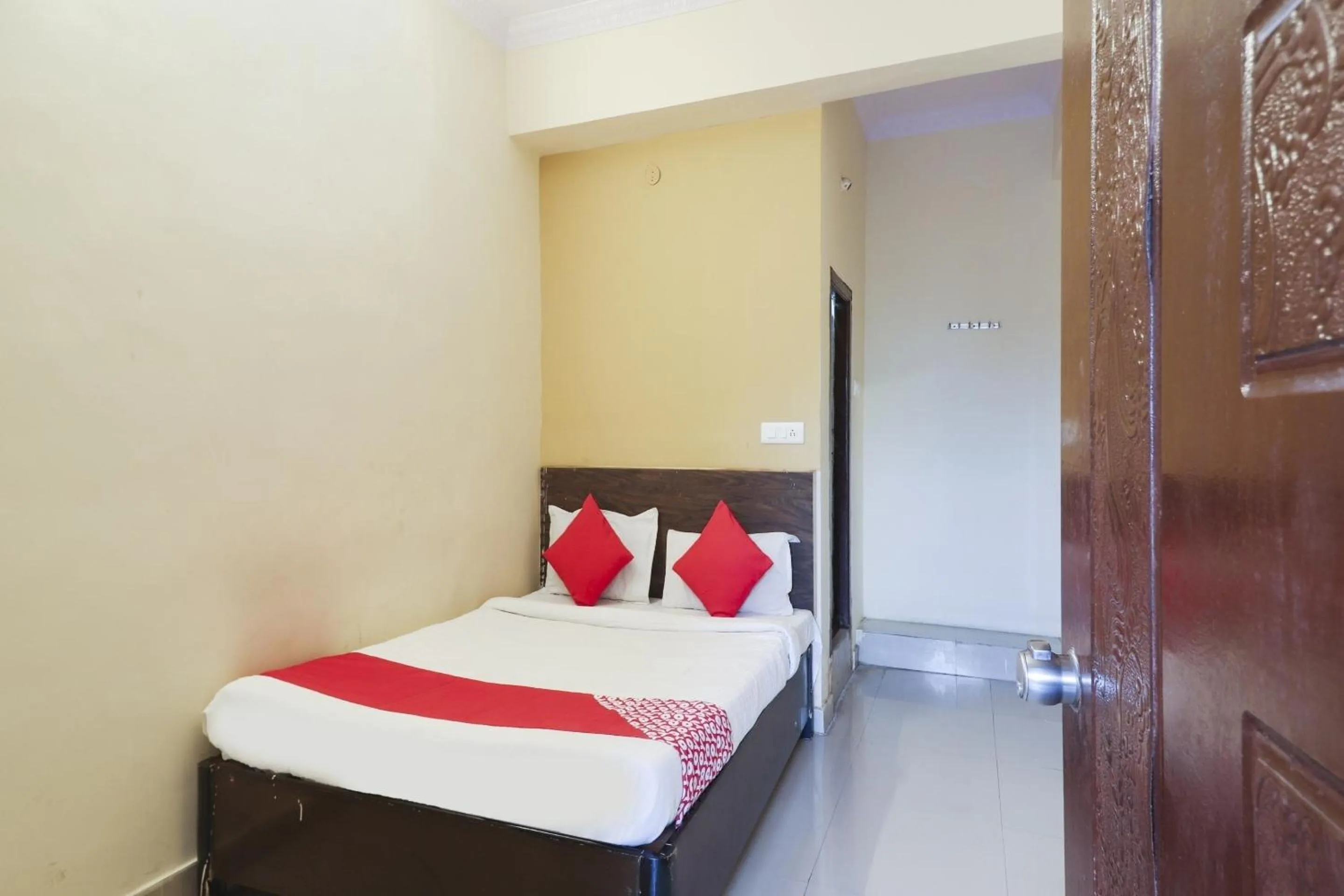 Bedroom in Hotel O Sai Pariwar
