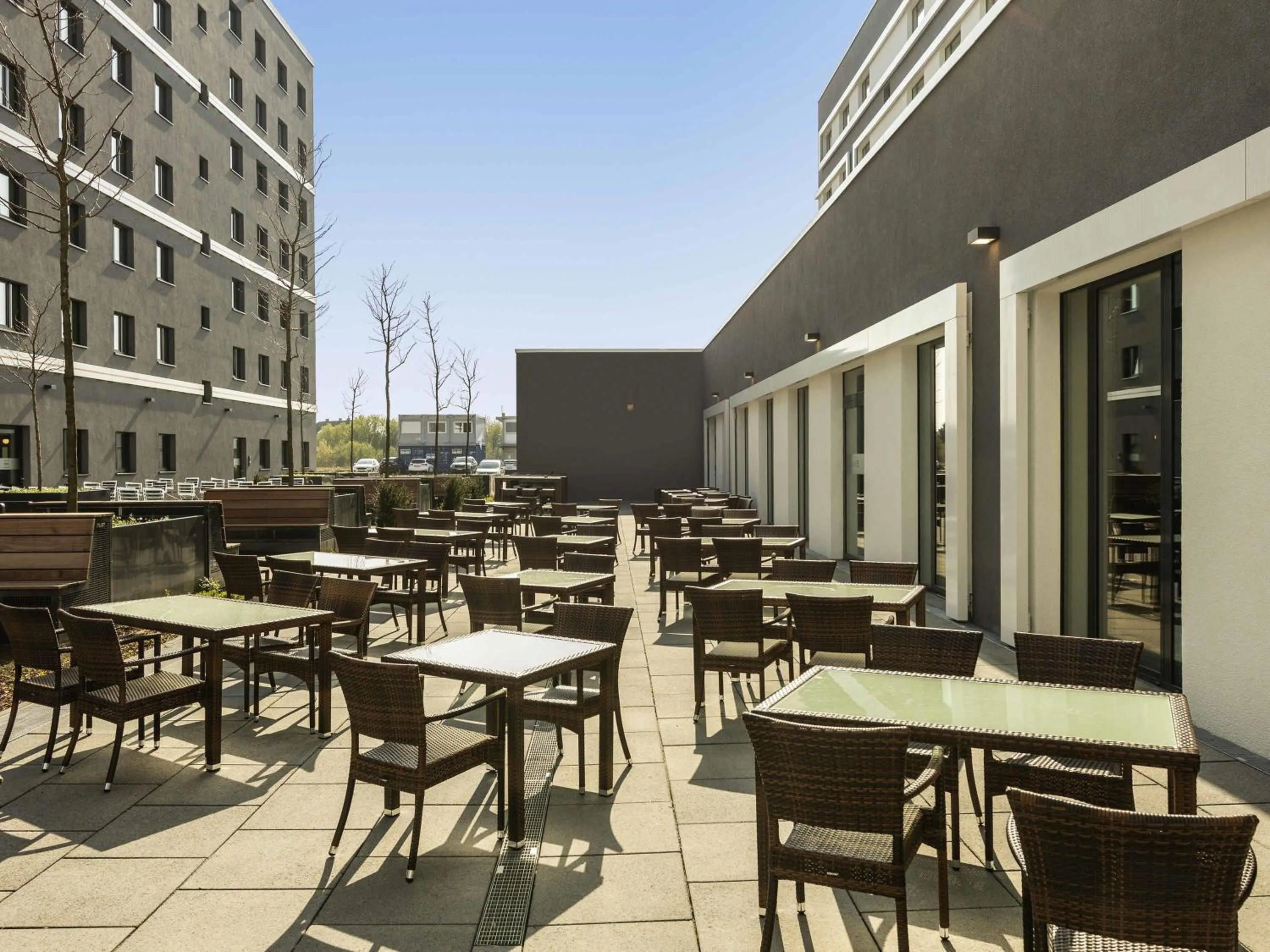 Restaurant/places to eat in Novotel Duesseldorf Airport