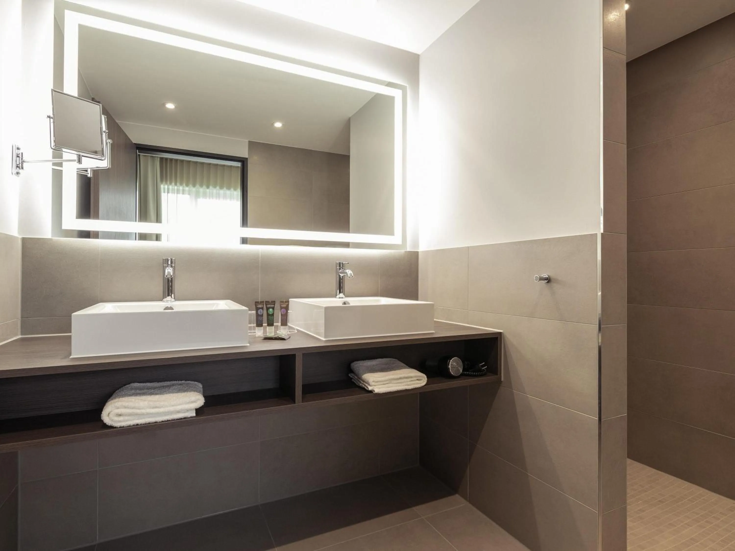 Bedroom in Novotel Duesseldorf Airport