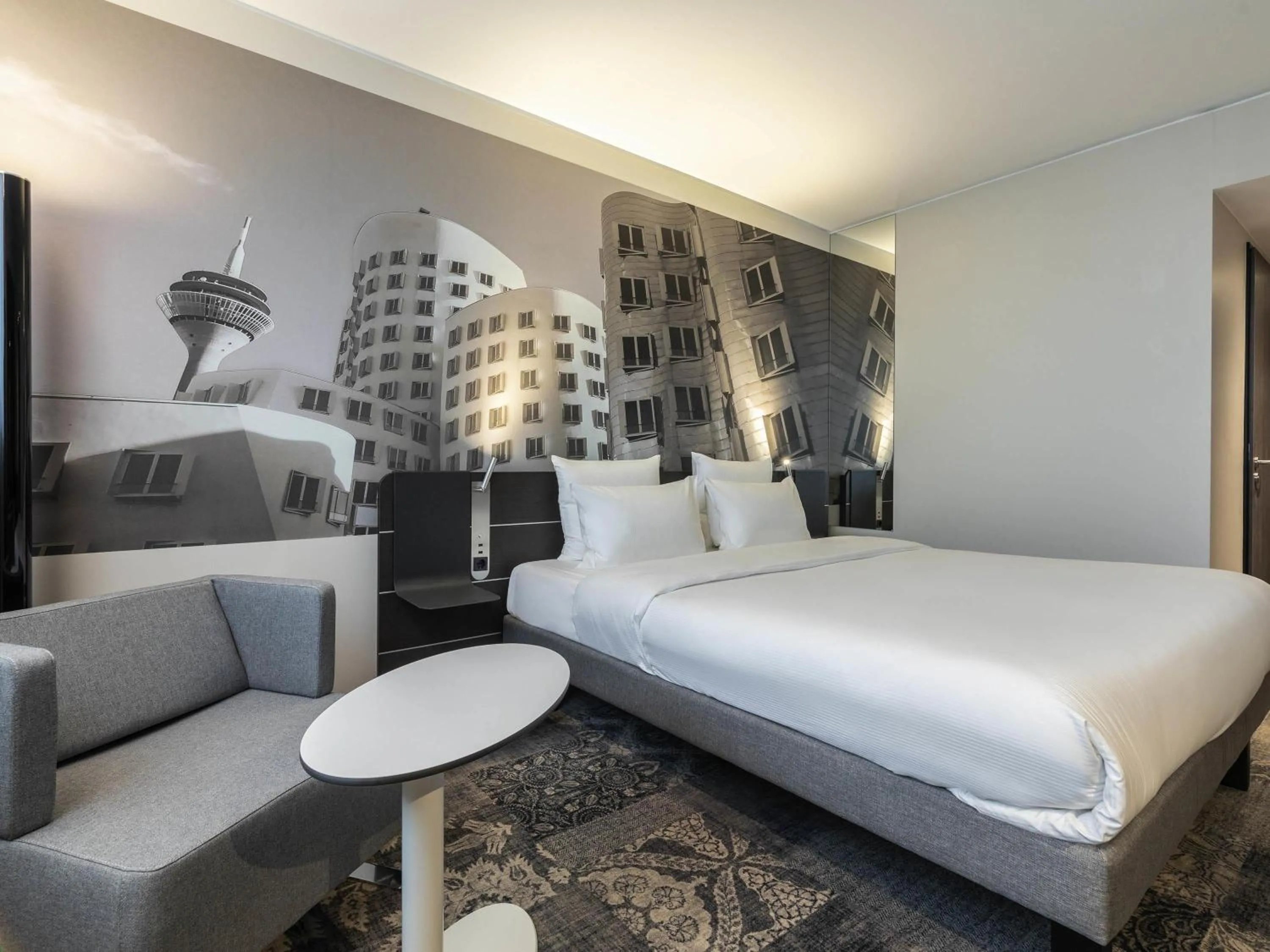 Bedroom, Bed in Novotel Duesseldorf Airport