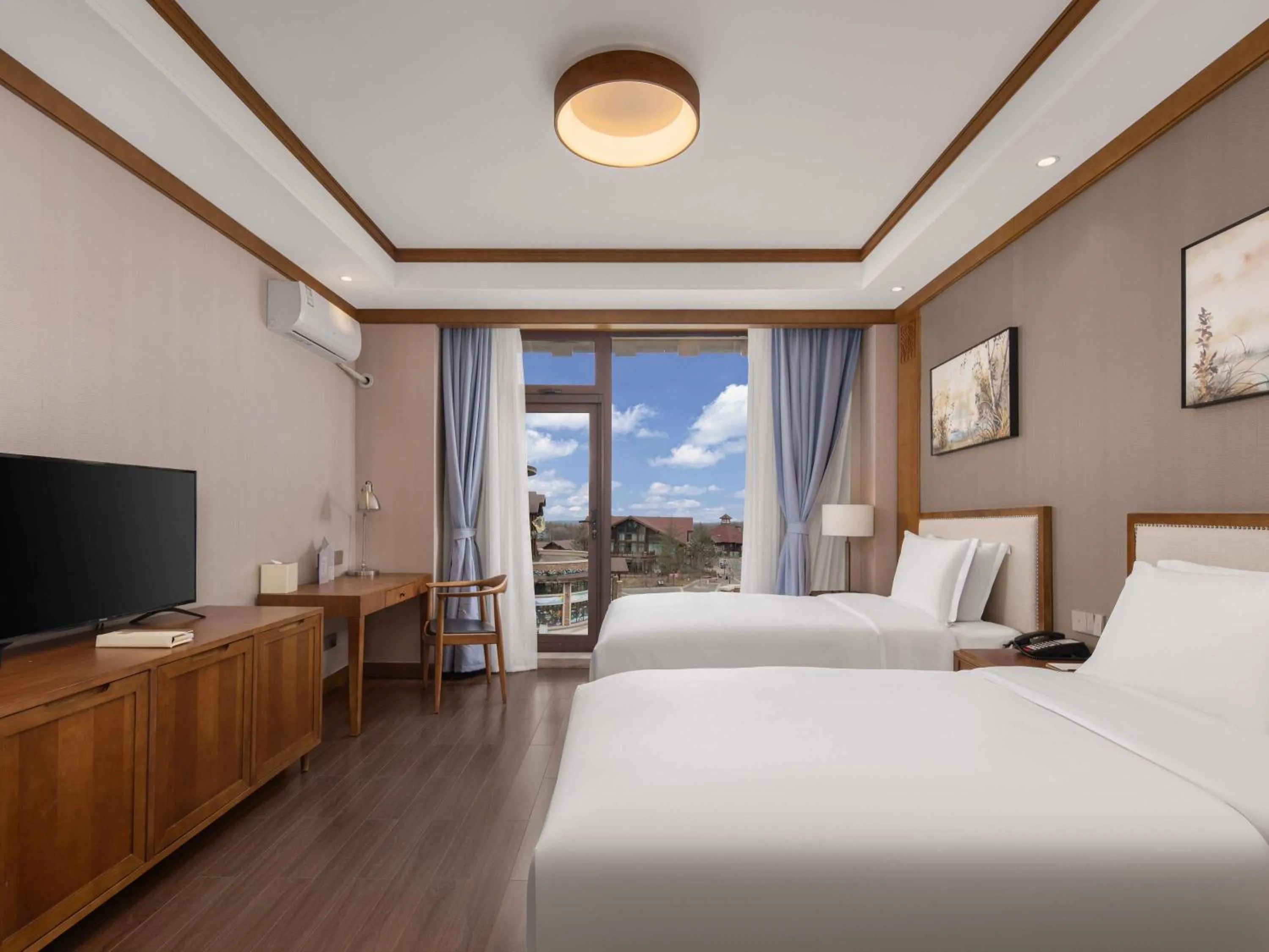 Bedroom, Bed in Swissôtel Resort Changbaishan