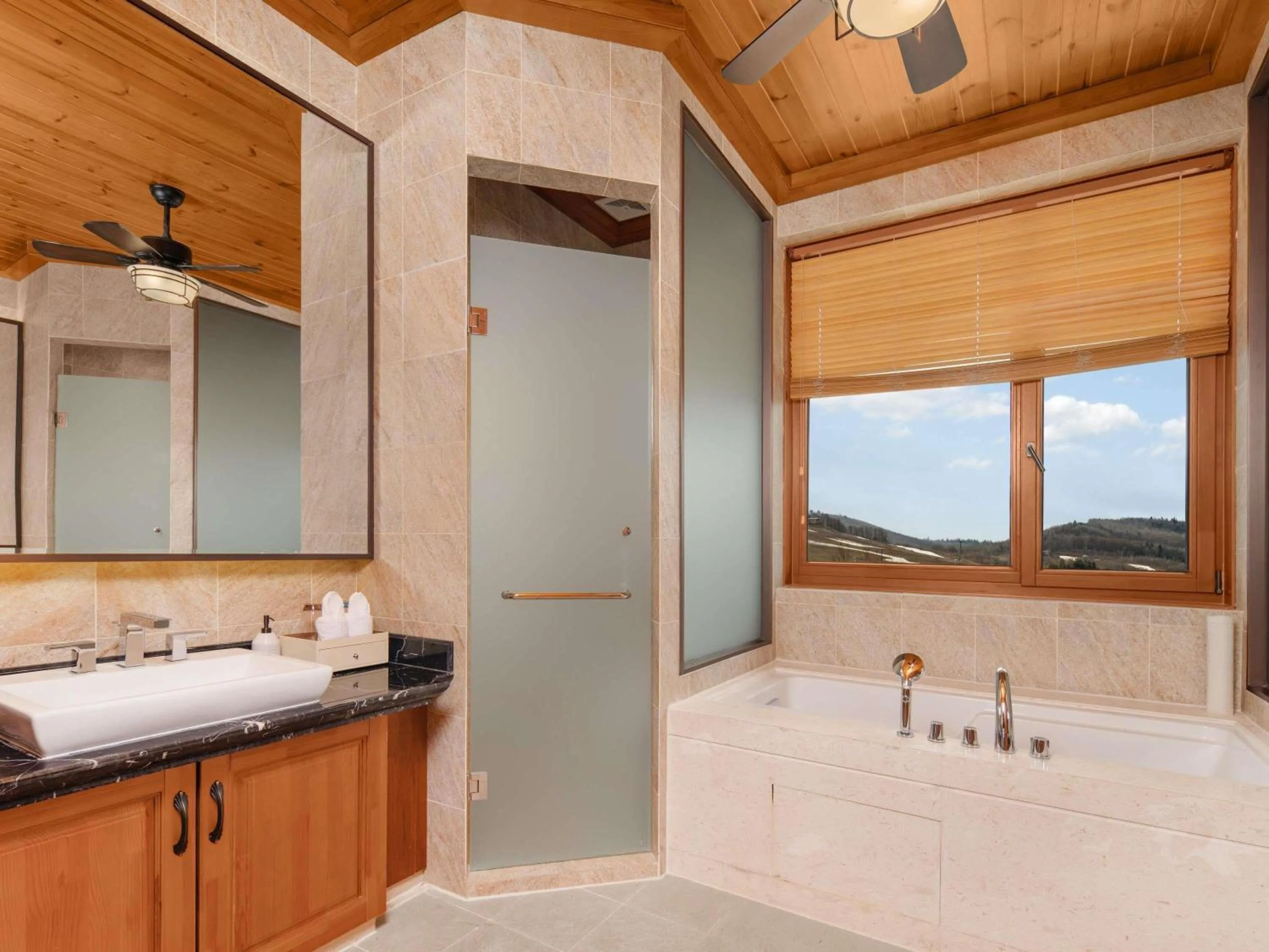 Photo of the whole room in Swissôtel Resort Changbaishan