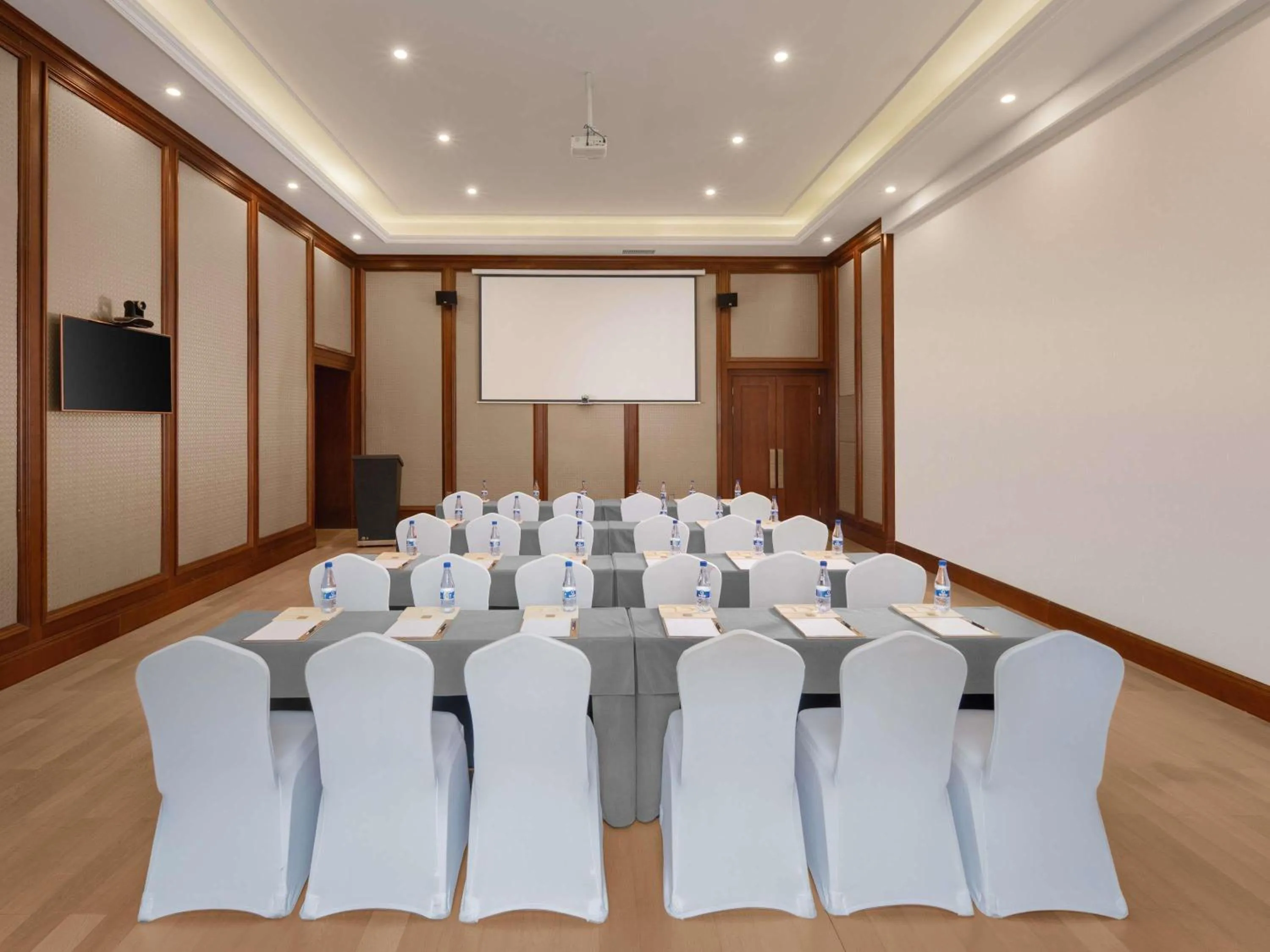 Meeting/conference room in Swissôtel Resort Changbaishan