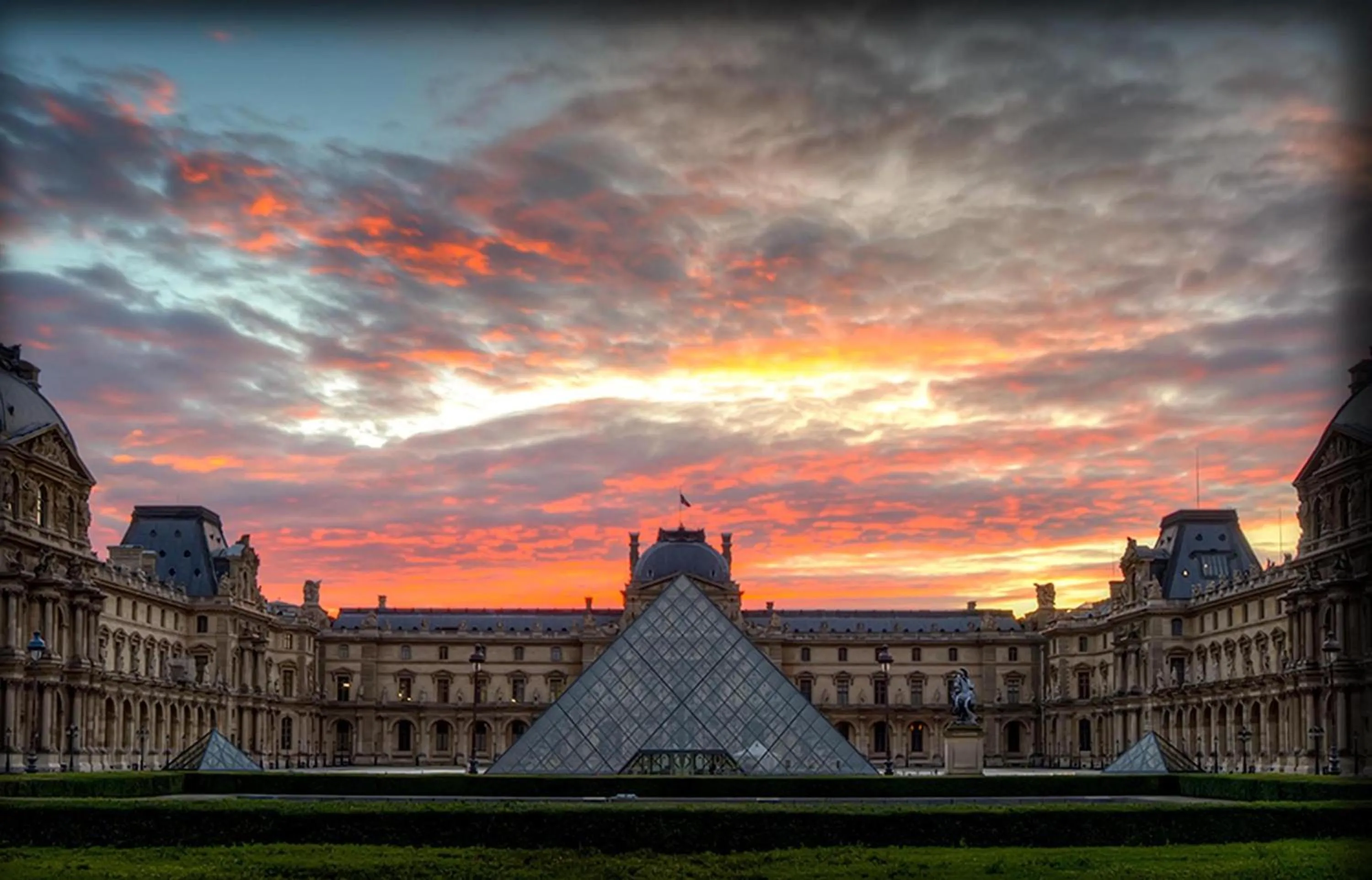 Nearby landmark in New Stunning 4 Bdrs Apt, With AC – Le Marais