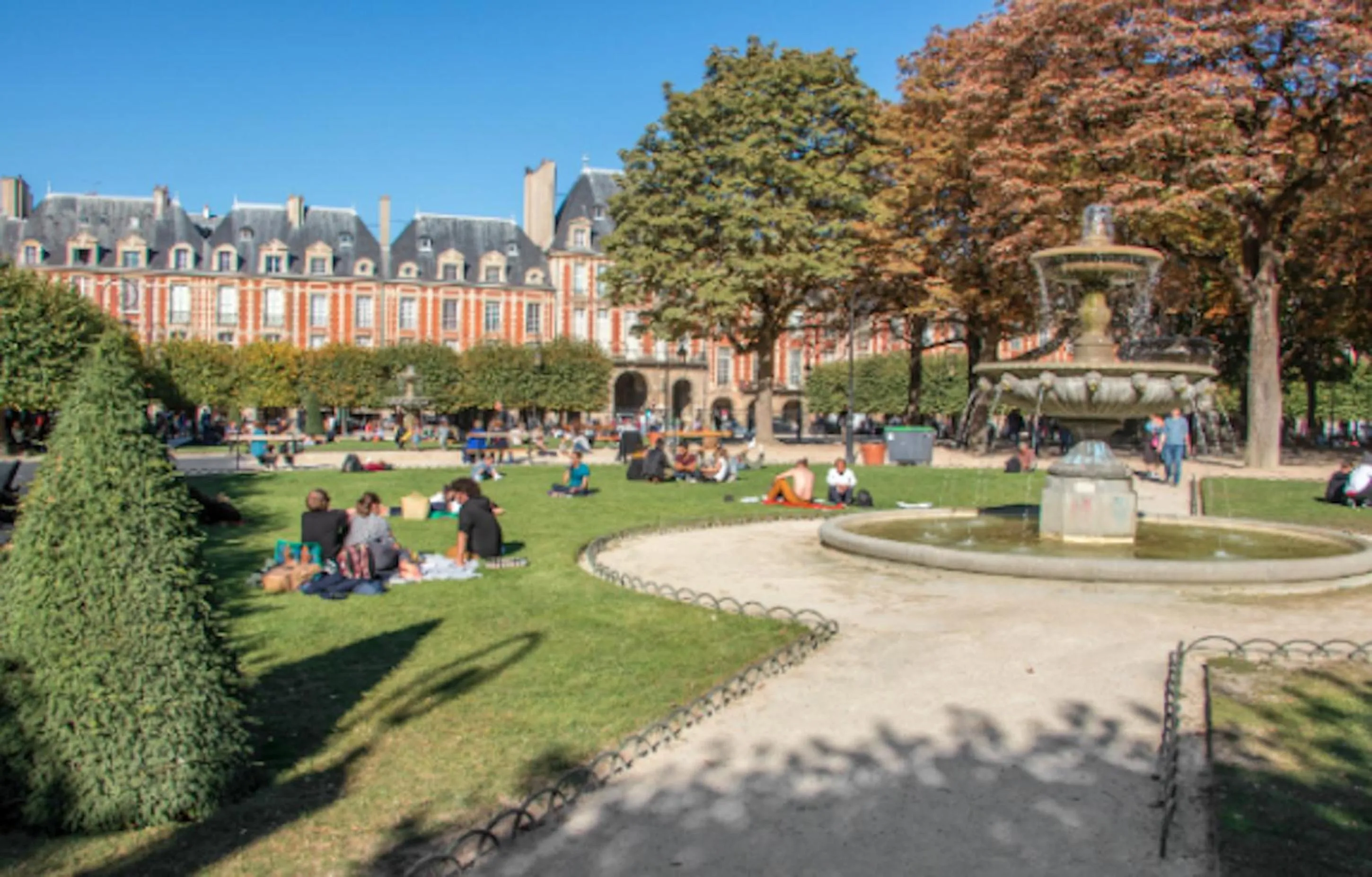 Nearby landmark in New Stunning 4 Bdrs Apt, With AC – Le Marais