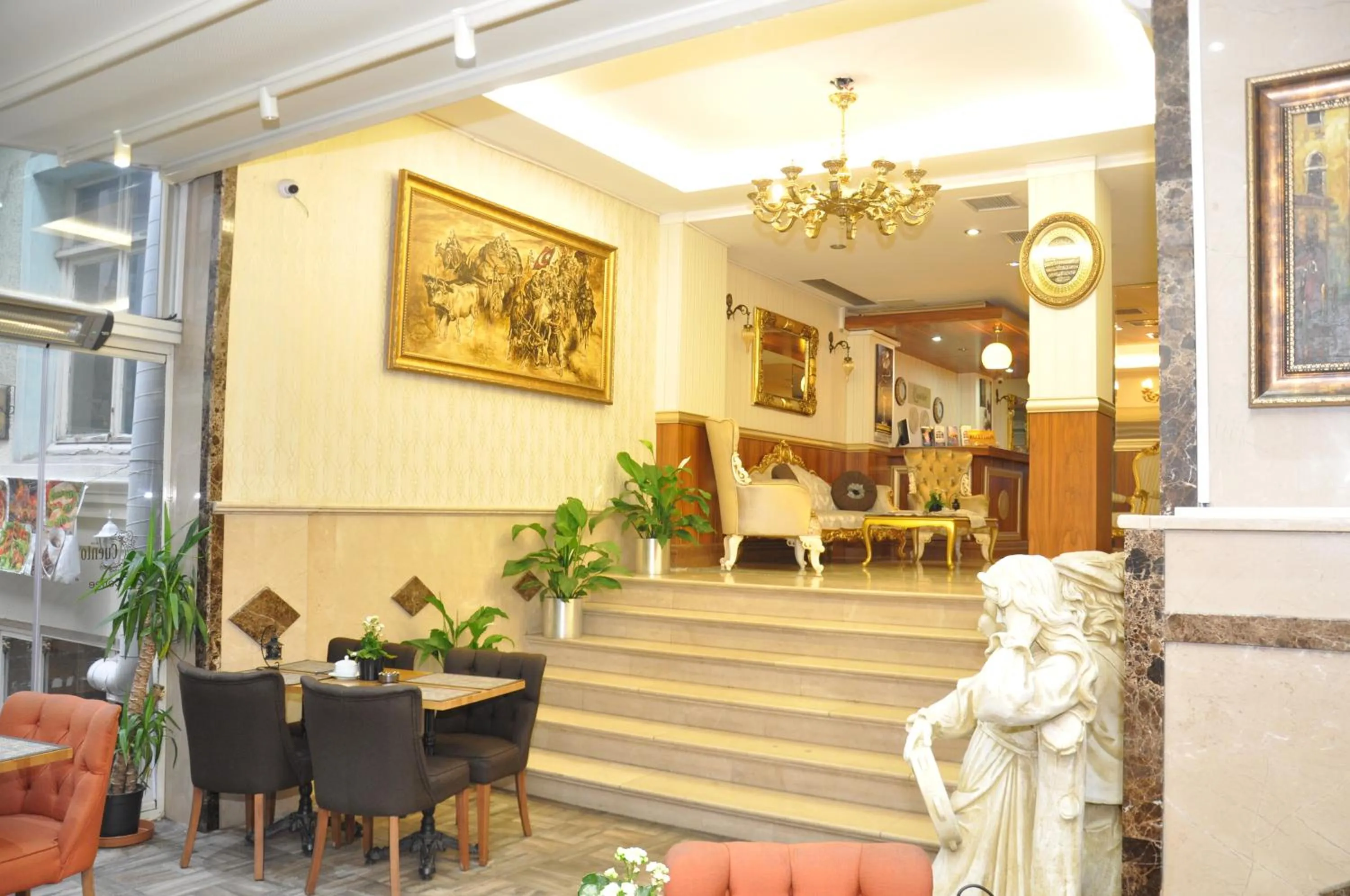 Lobby or reception in Taksim Cuento Hotel