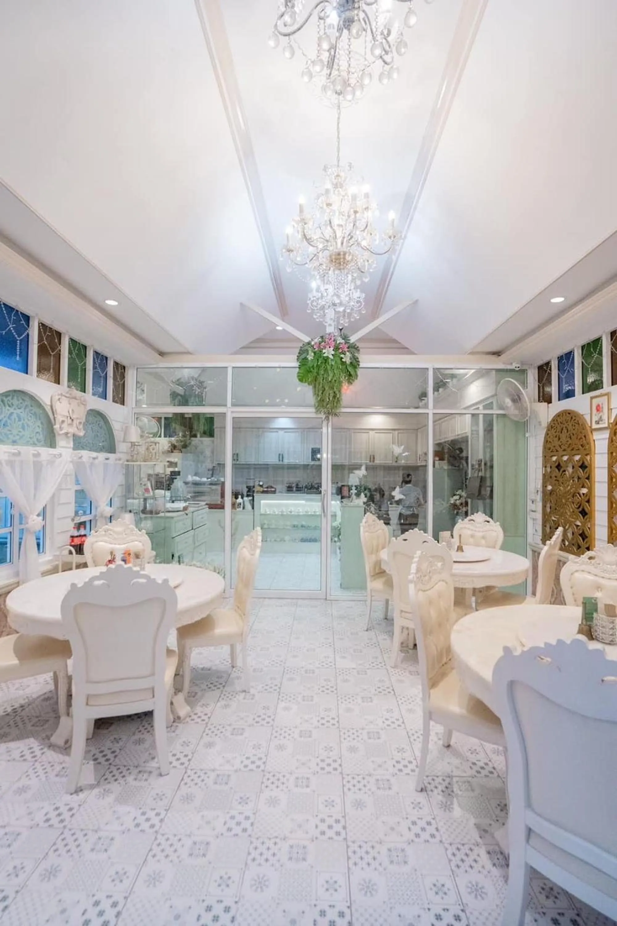 Restaurant/places to eat in BB Le Garden