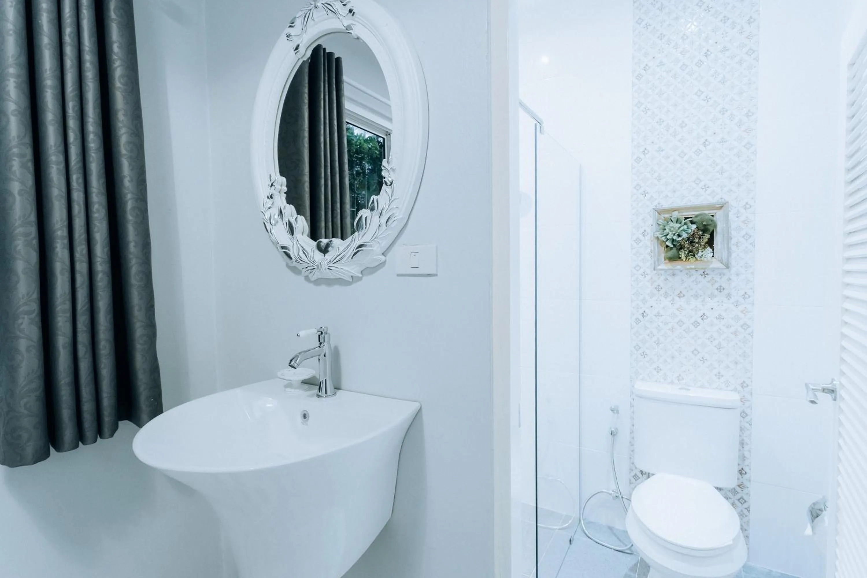 Toilet in BB Le Garden