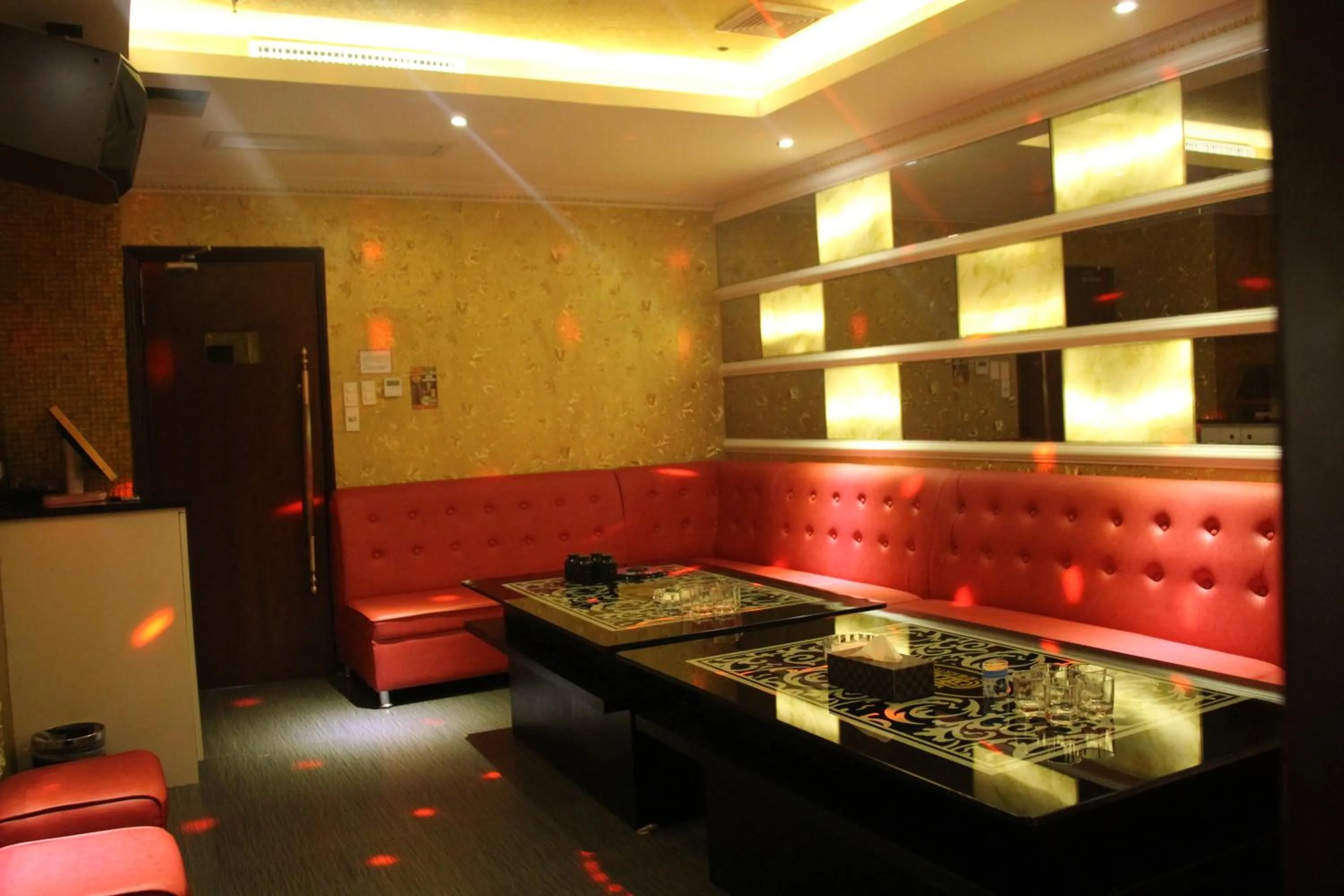 Karaoke in Dela Chambre Hotel