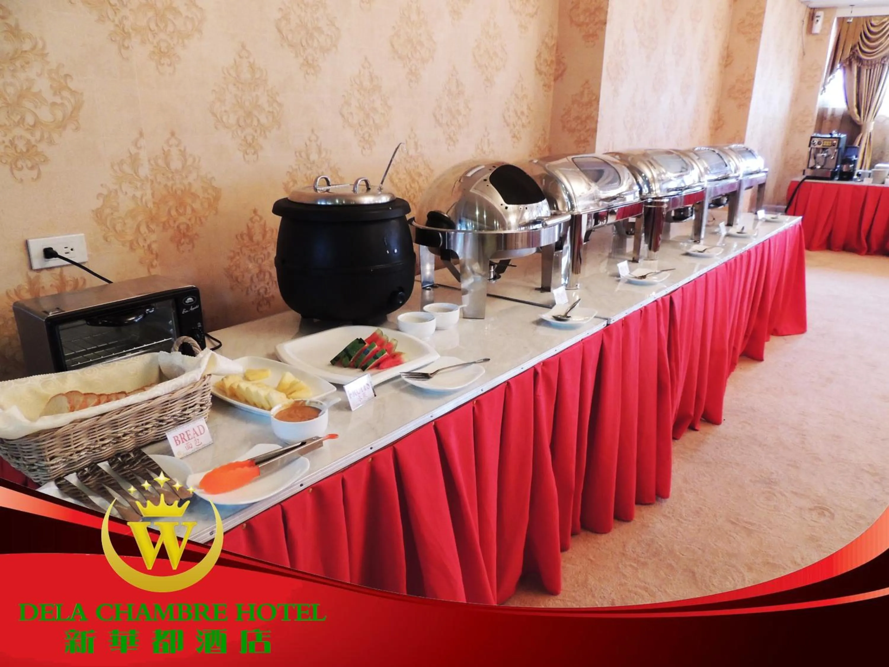 Restaurant/places to eat in Dela Chambre Hotel