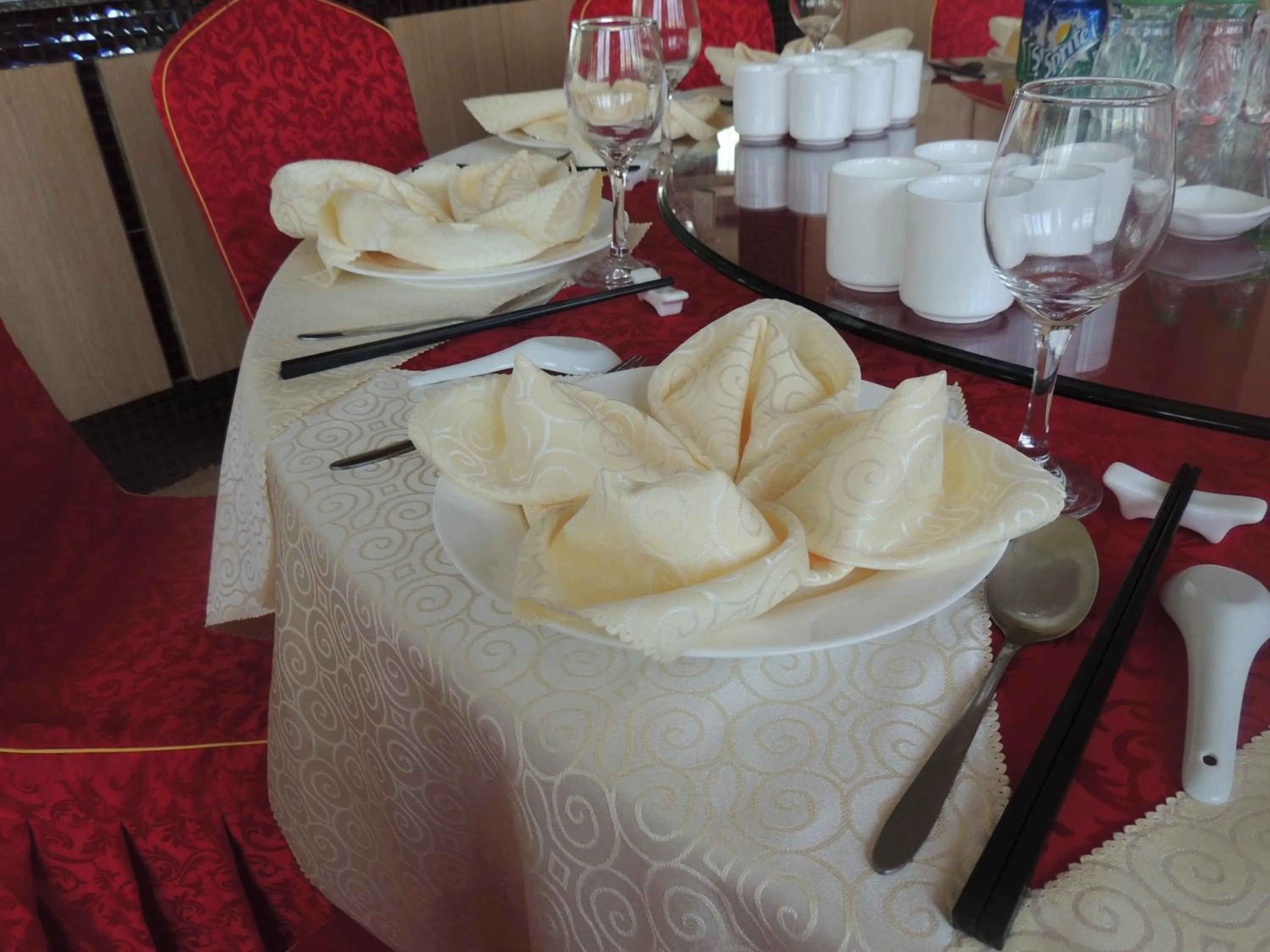 Restaurant/places to eat in Dela Chambre Hotel