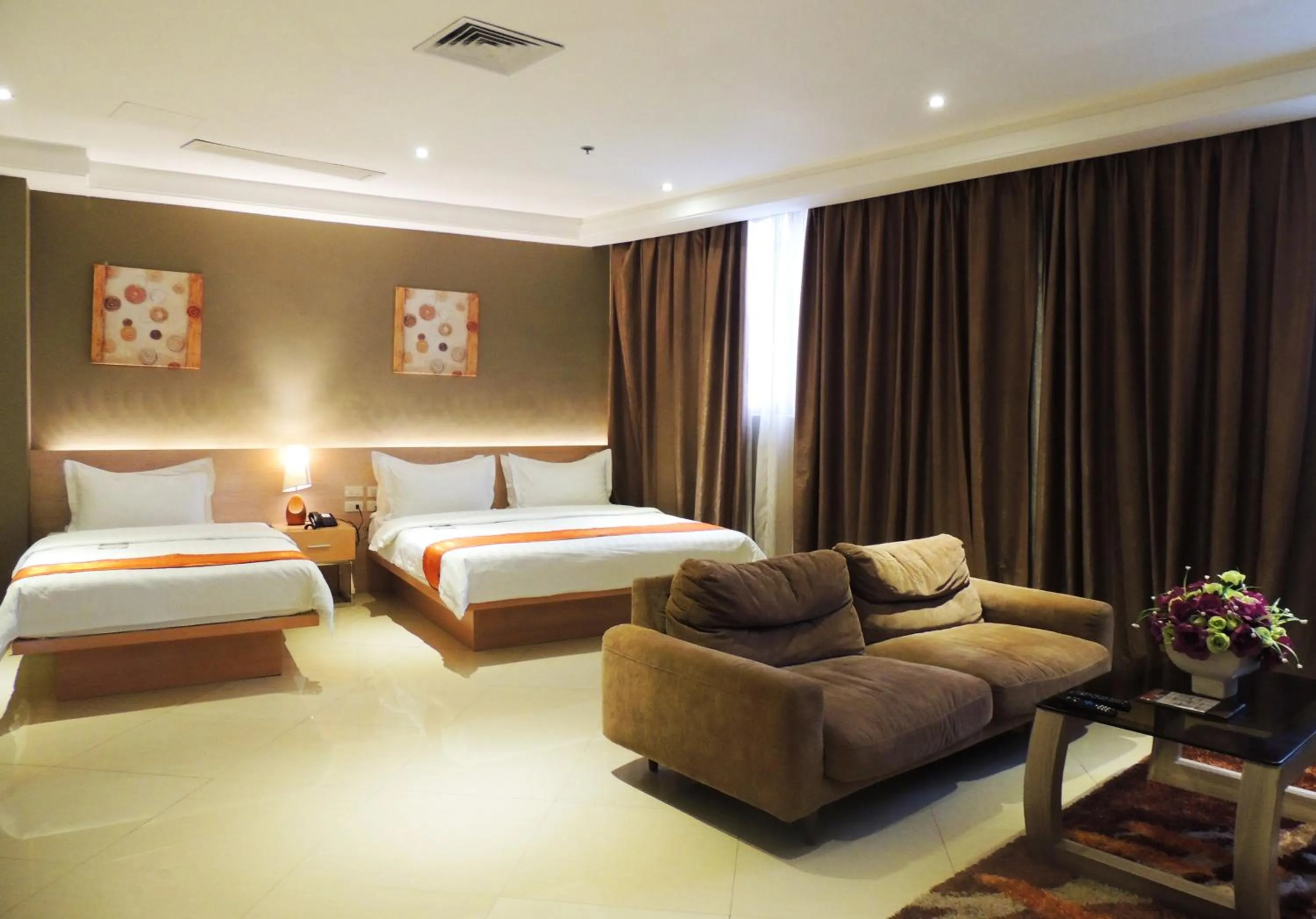 Photo of the whole room, Bed in Dela Chambre Hotel