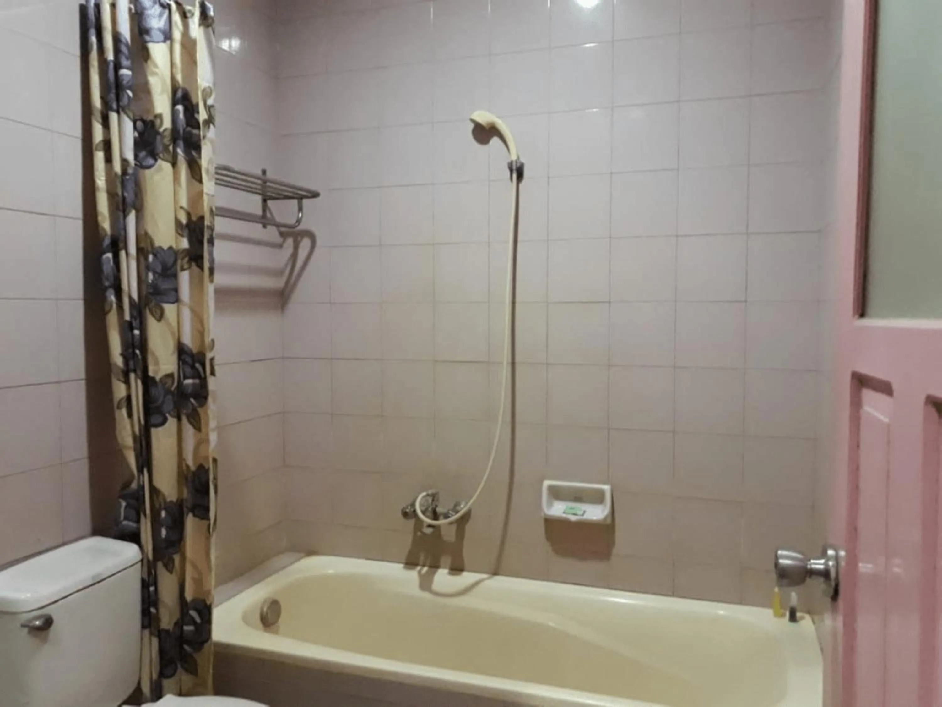 Bathroom in Hotel Parewisata