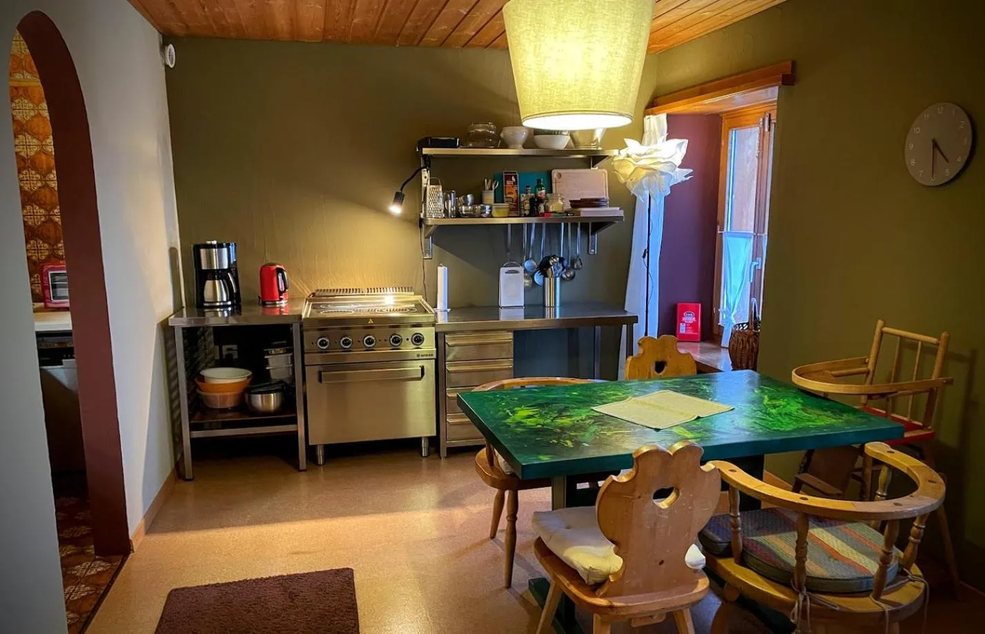 Communal kitchen in B&B Villa Stelvio
