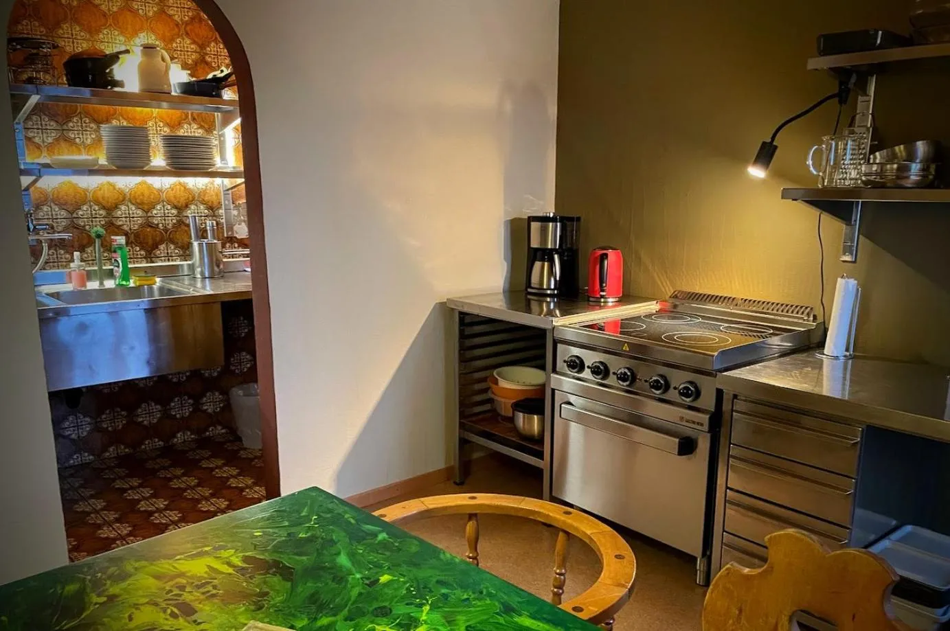 Communal kitchen in B&B Villa Stelvio