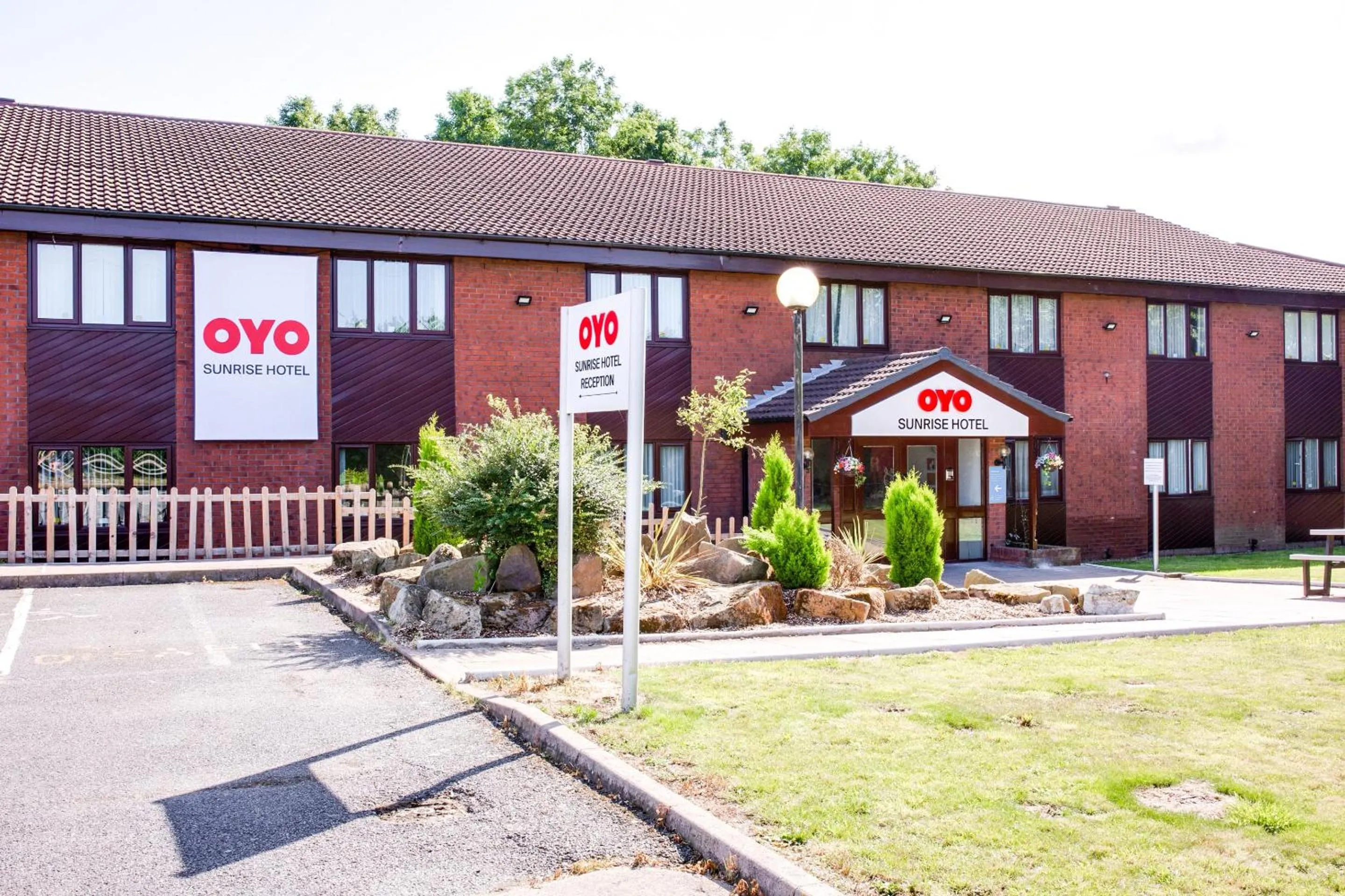 Facade/entrance in OYO Sunrise Hotel, A46 N Leicester