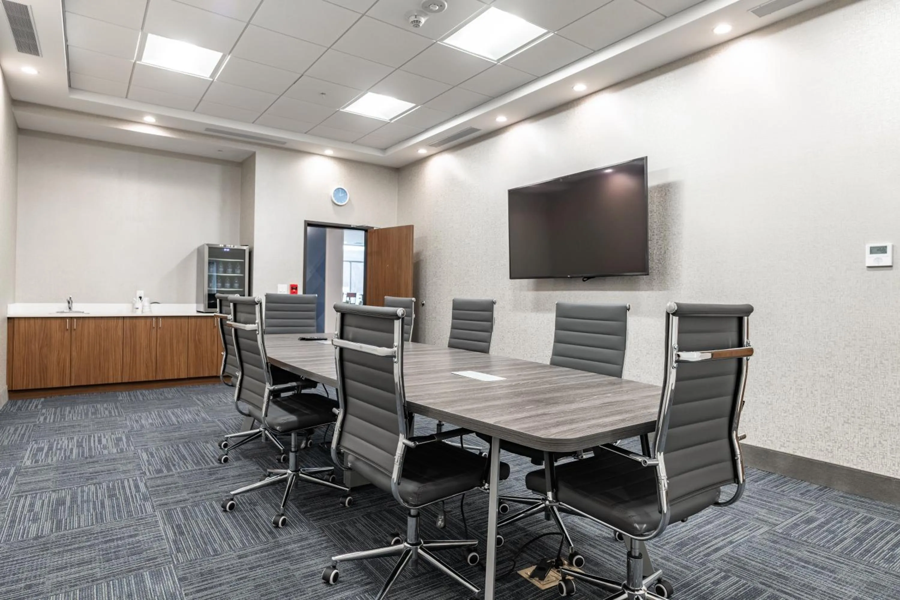 Meeting/conference room in Holiday Inn Express & Suites - Moundsville by IHG