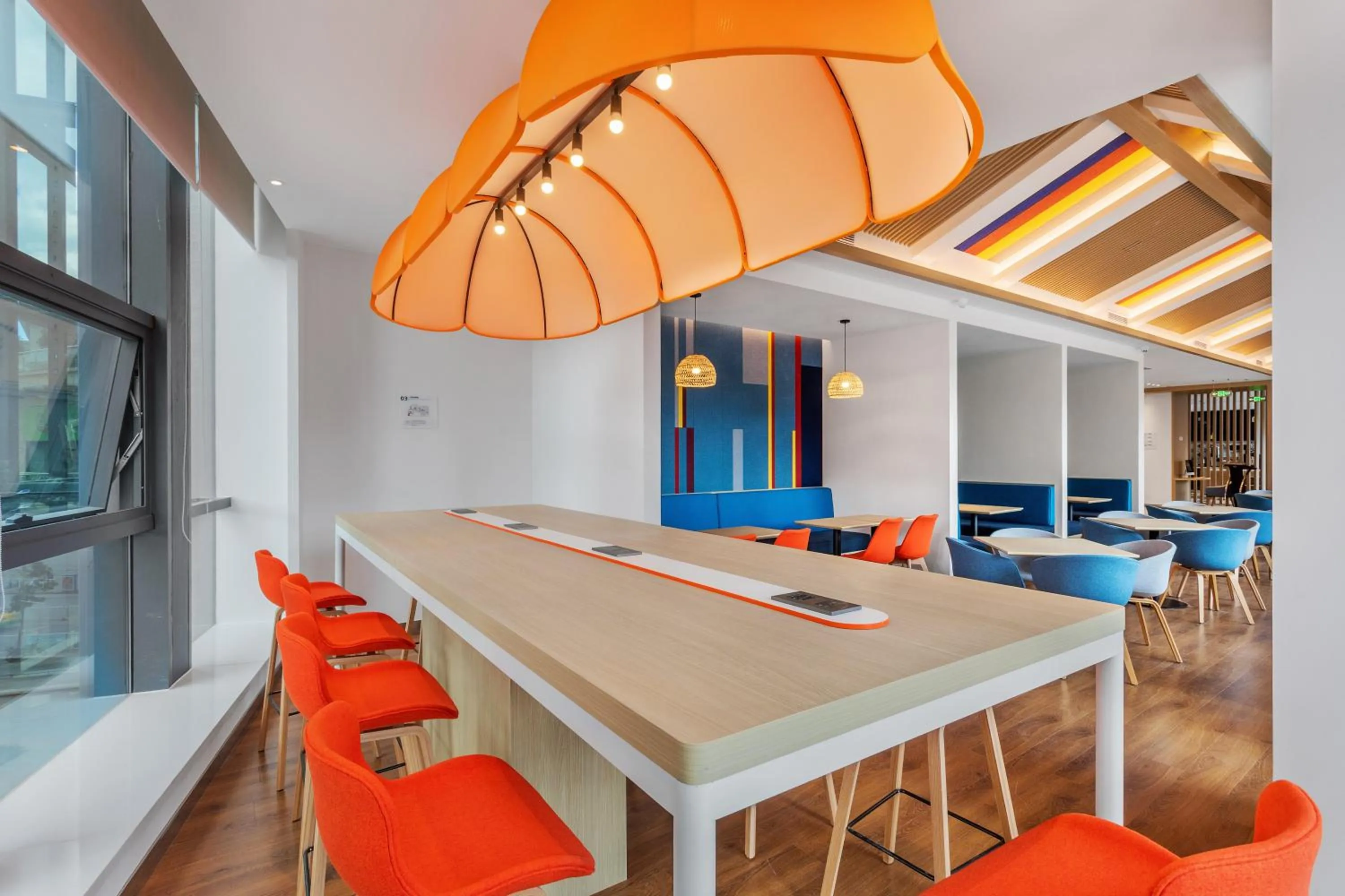 Meeting/conference room in Holiday Inn Express Dali Xiaguan by IHG