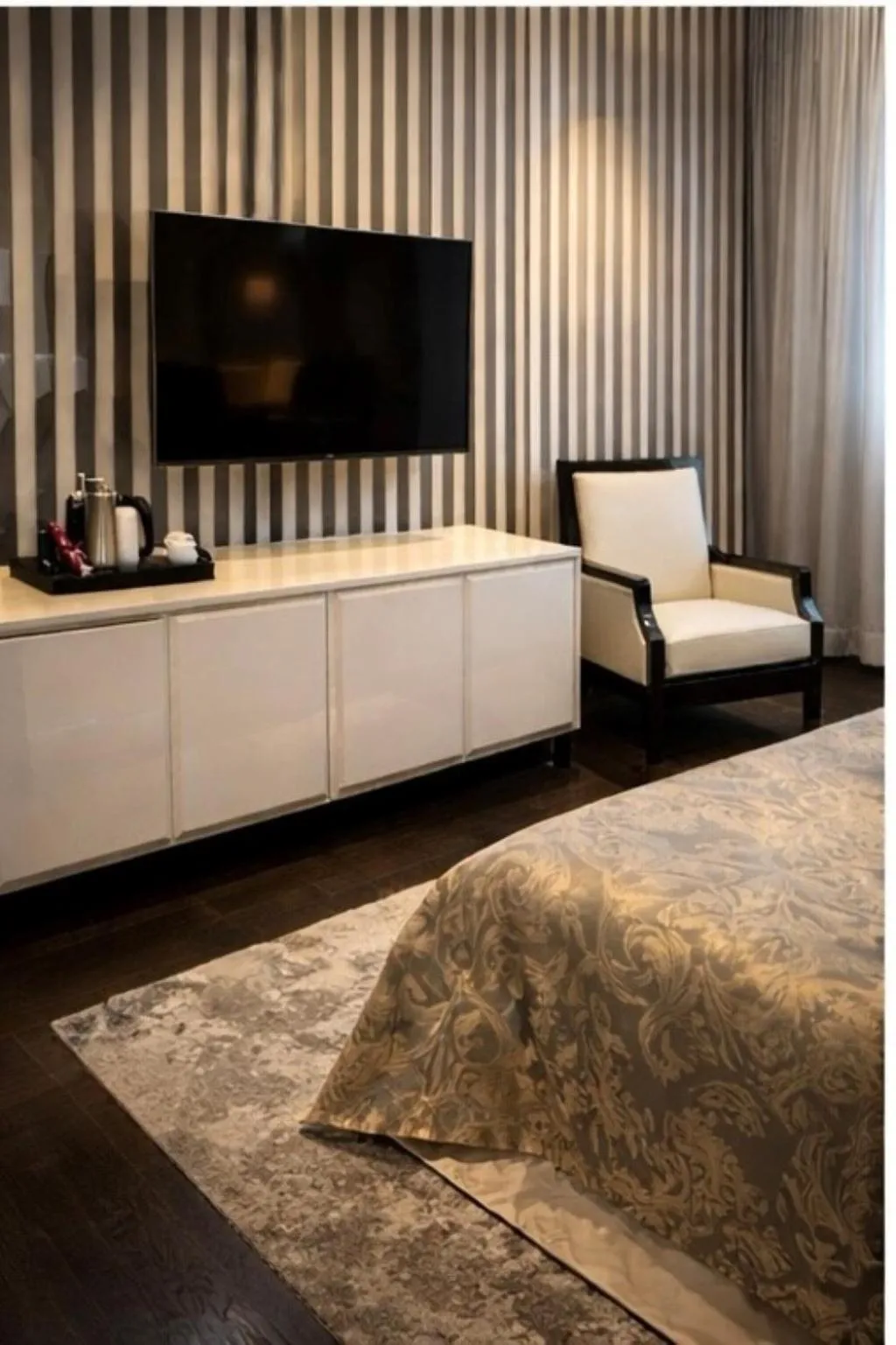 TV and multimedia in Hotel 9