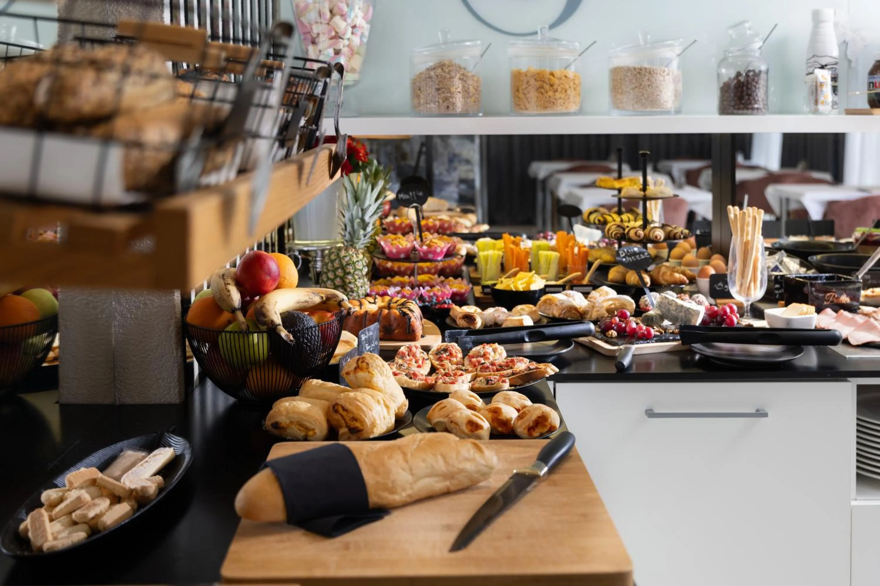 Food and drinks in Hotel 9