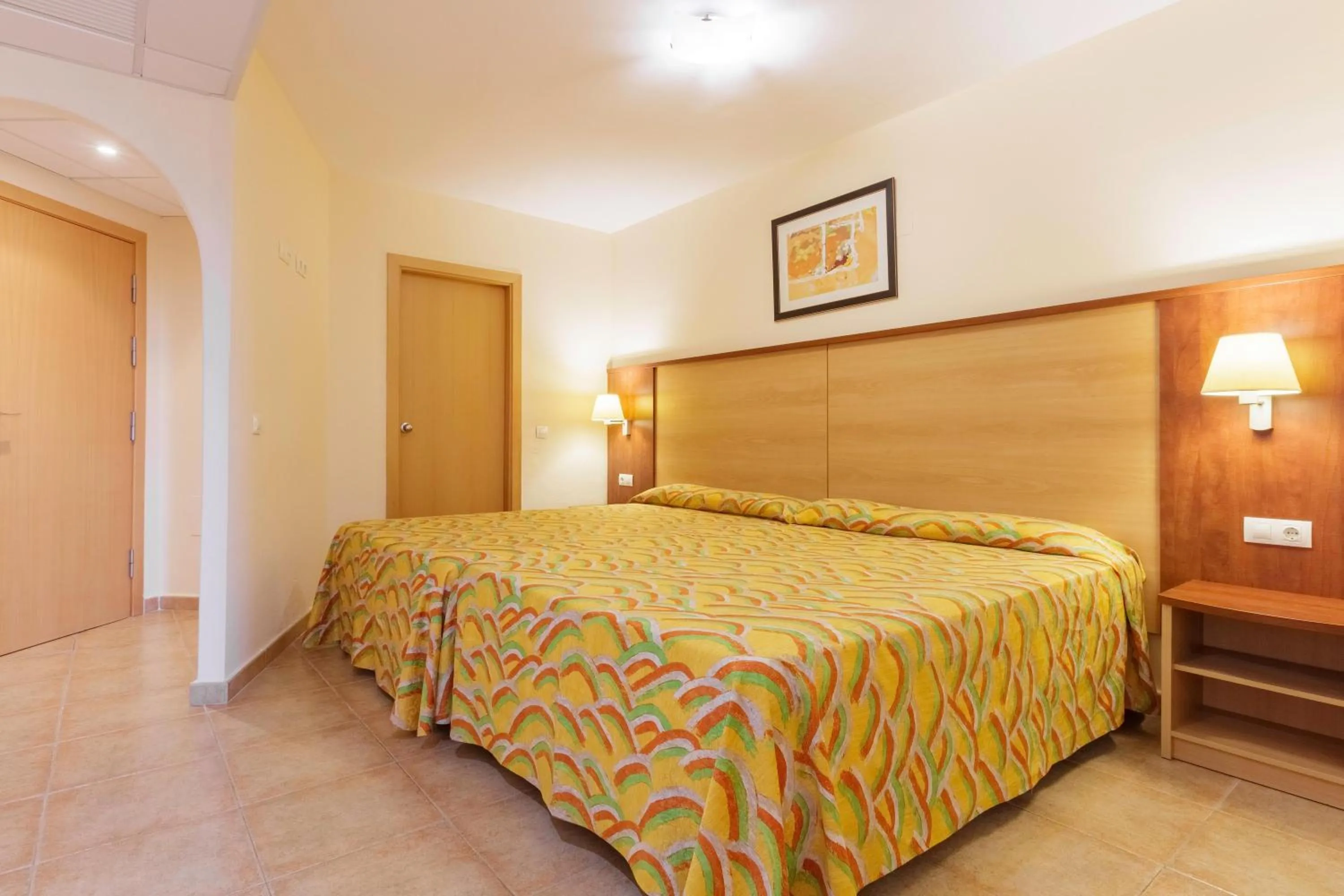 Photo of the whole room, Bed in Apartamentos Best Alcazar