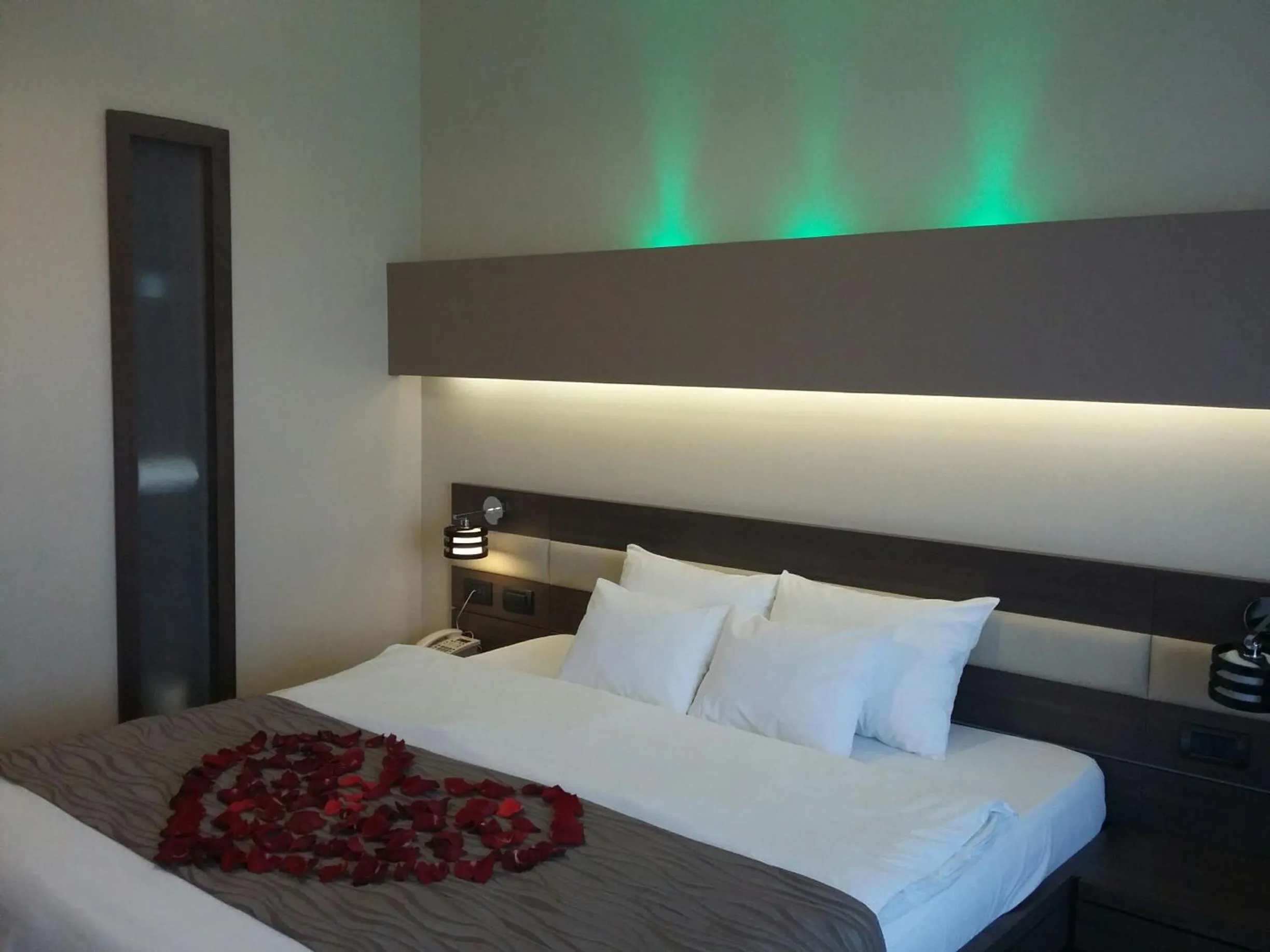 Decorative detail, Bed in Hotel Scapino