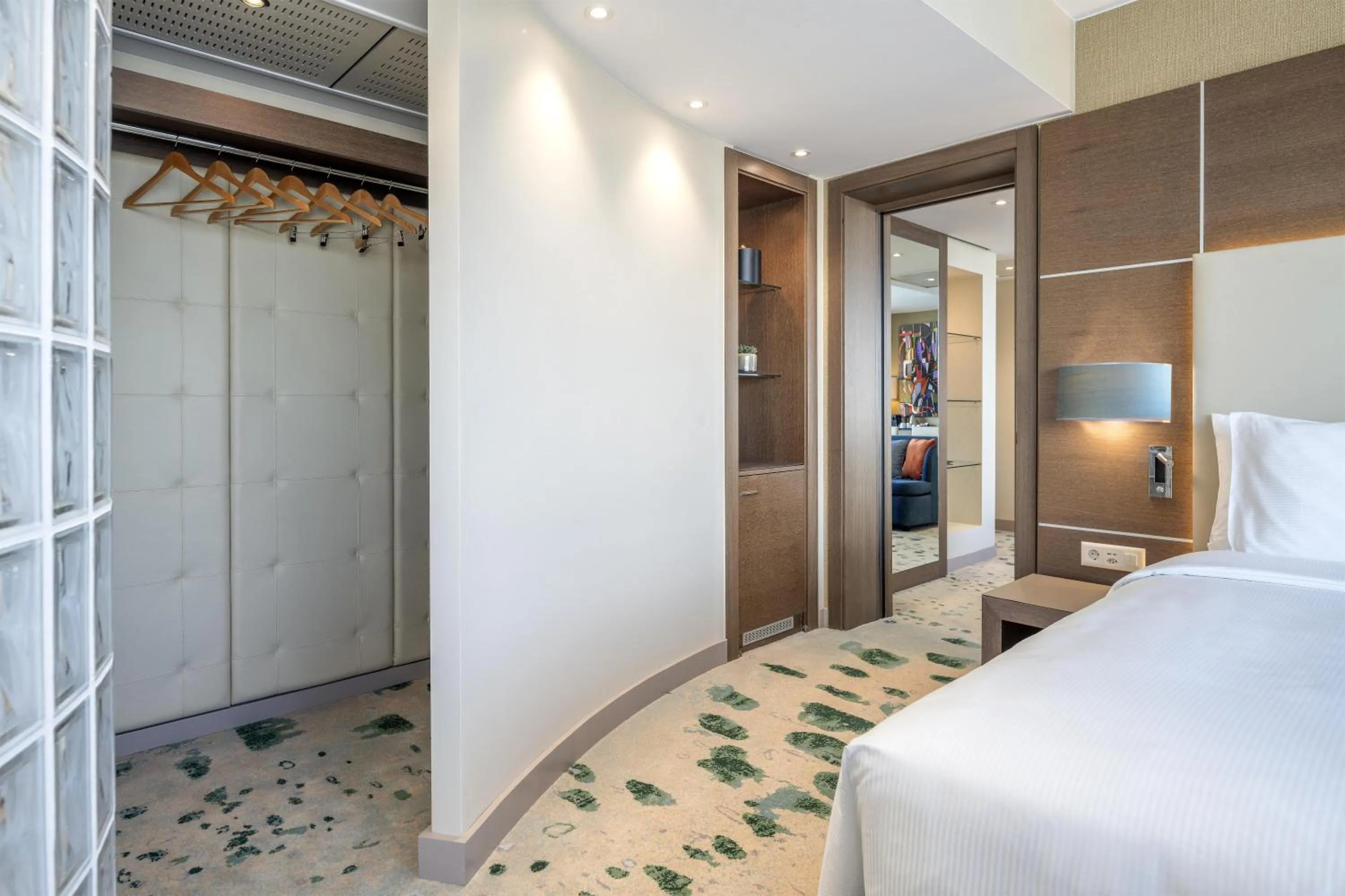 Bed in Hilton Geneva Hotel and Conference Centre