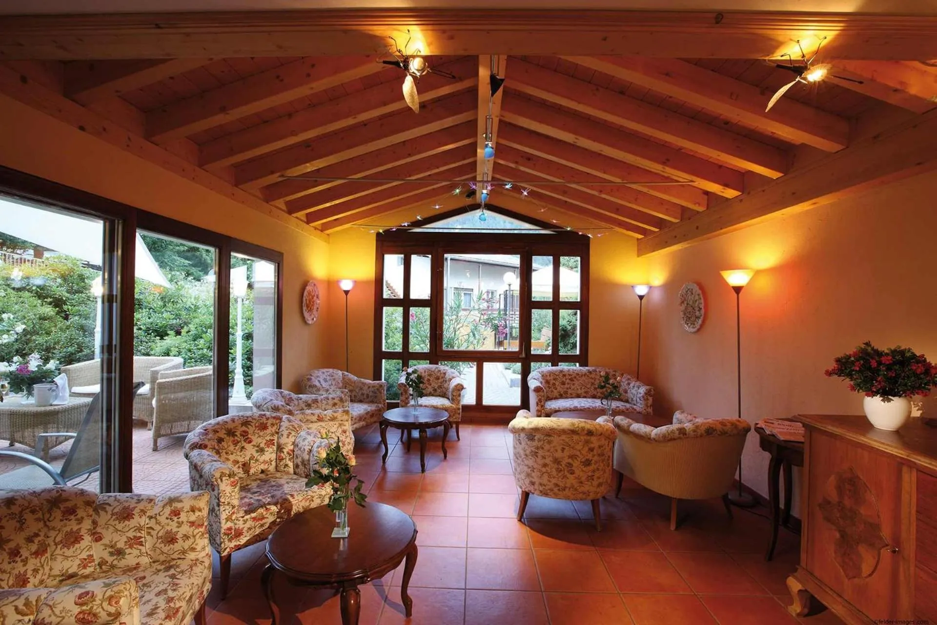 Lounge or bar in Badehotel Salina Maris – Wellness & Vintage