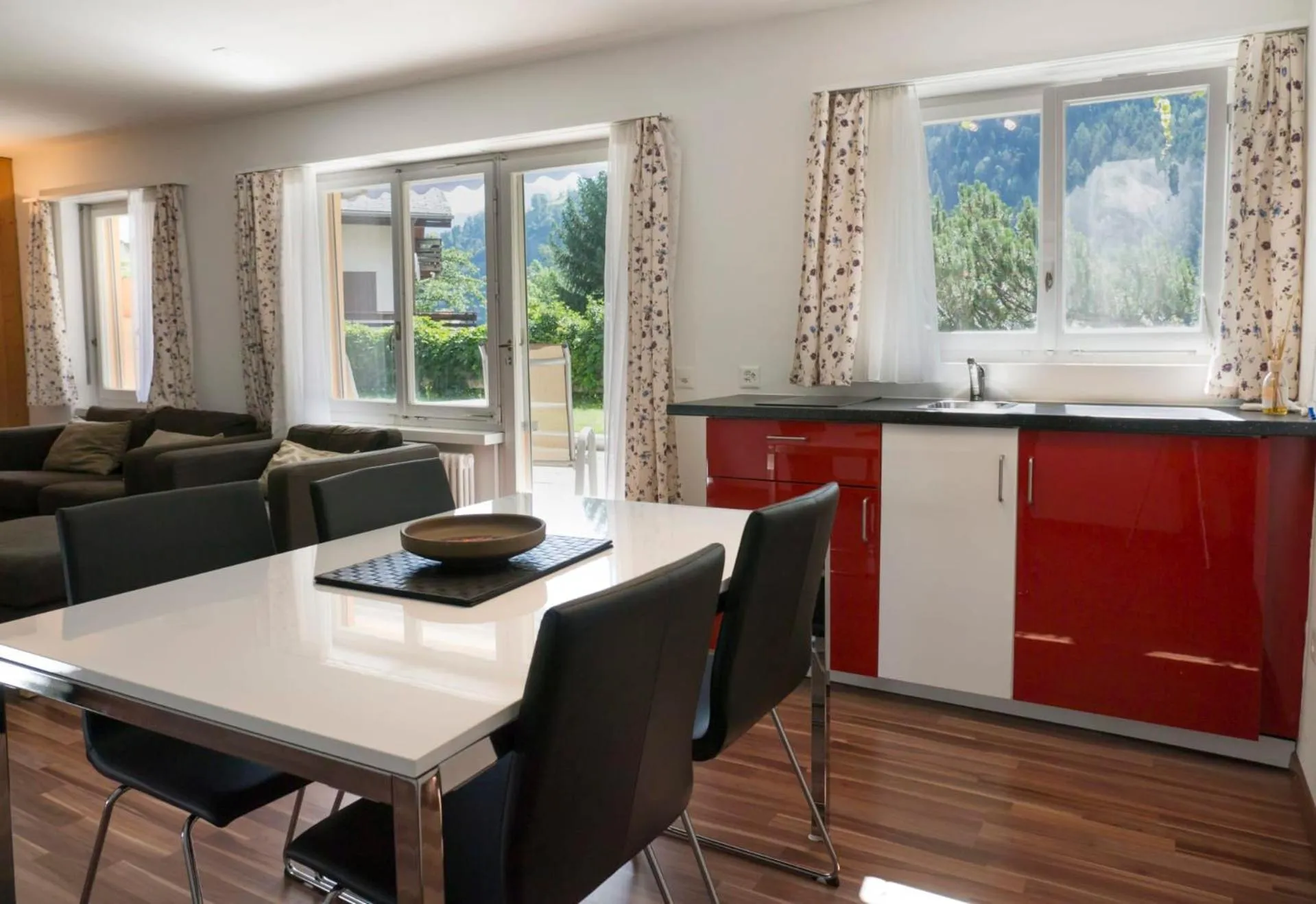 Kitchen or kitchenette in Badehotel Salina Maris – Wellness & Vintage