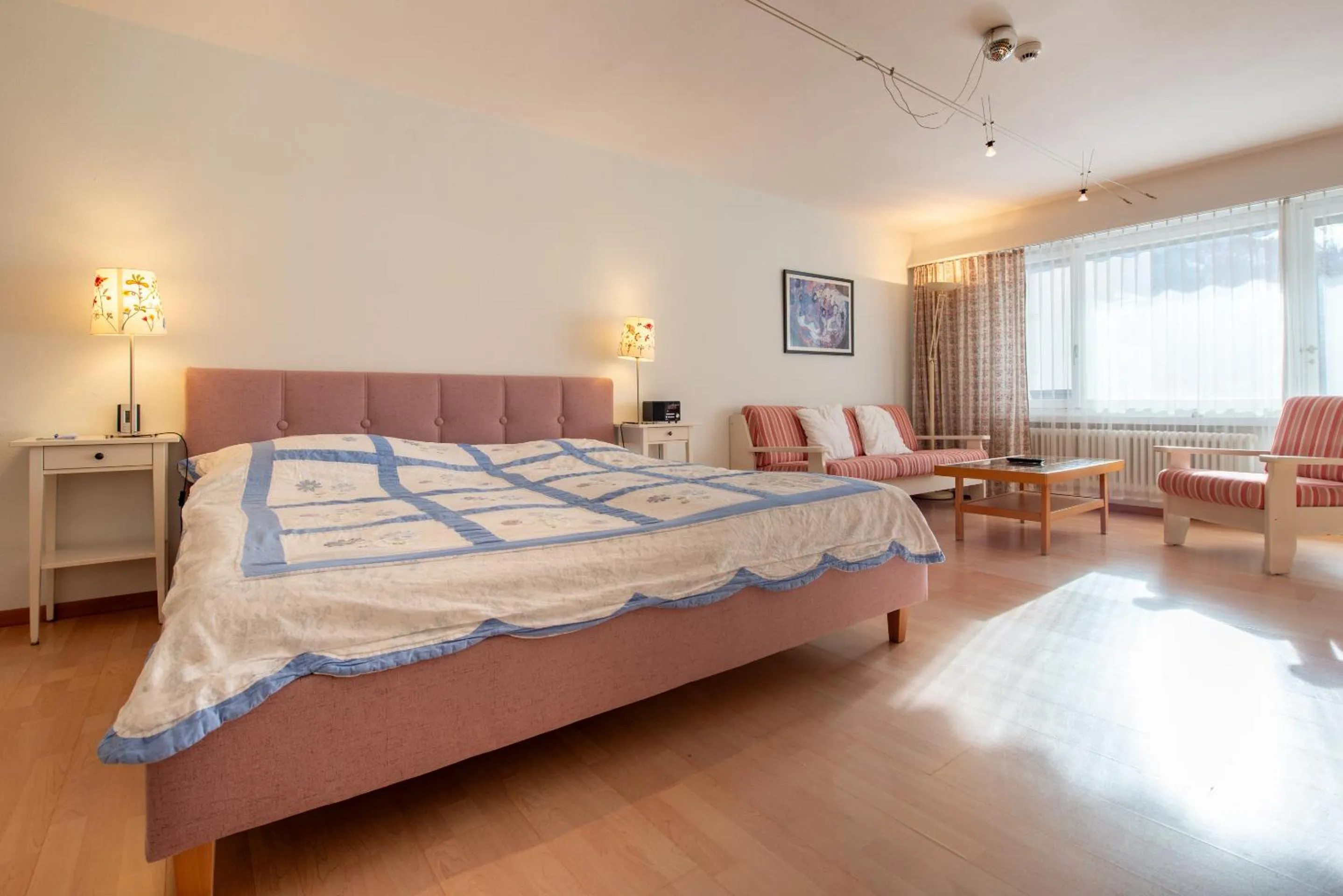 Seating area, Bed in Badehotel Salina Maris – Wellness & Vintage