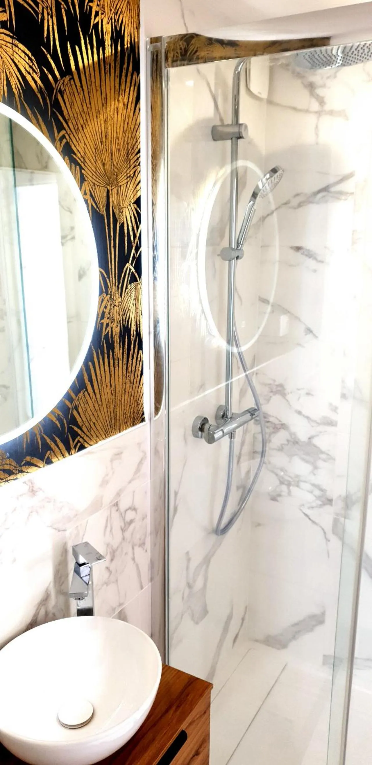 Shower in Le Huis Clos