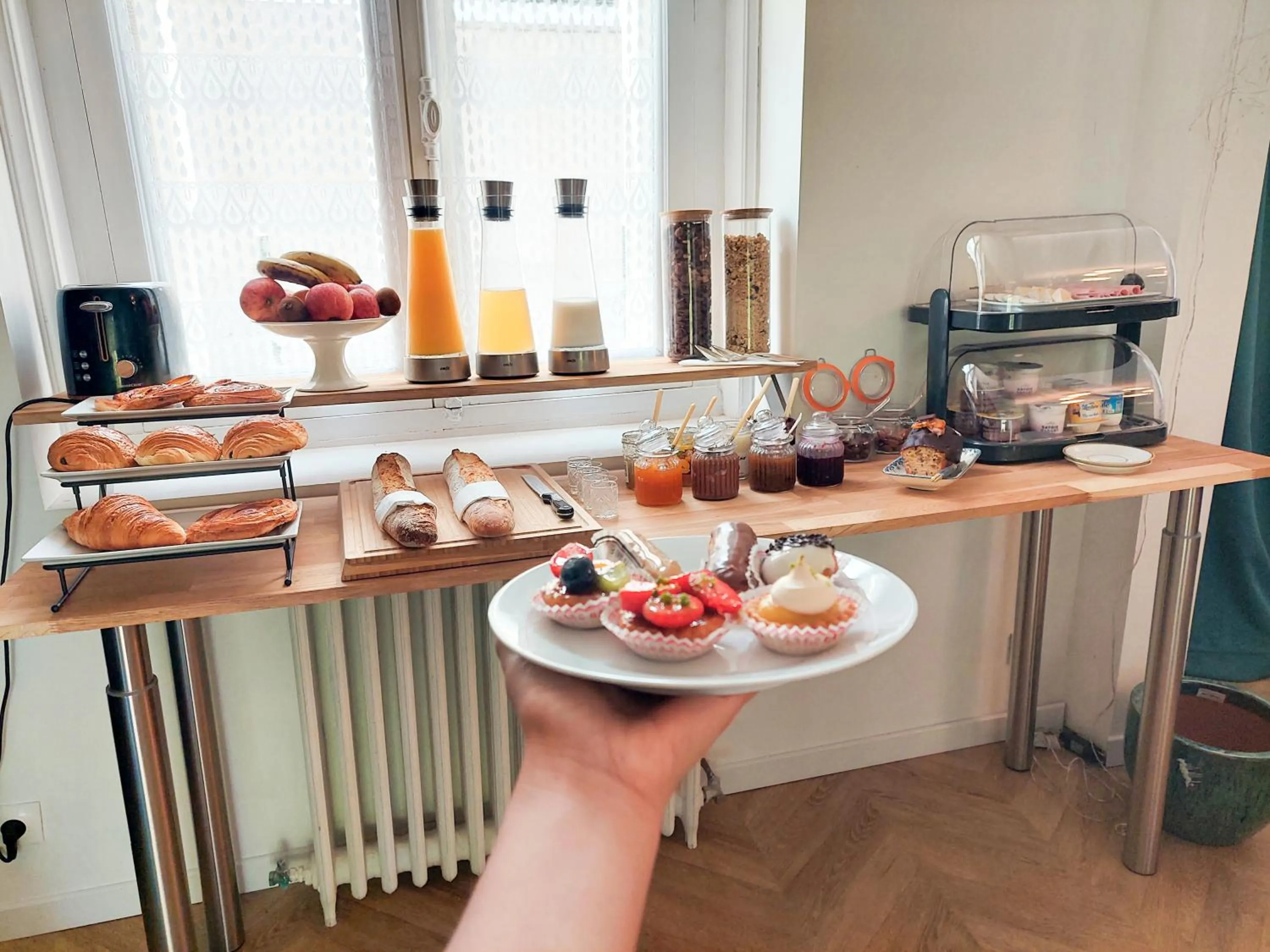 Food and drinks in Le Huis Clos