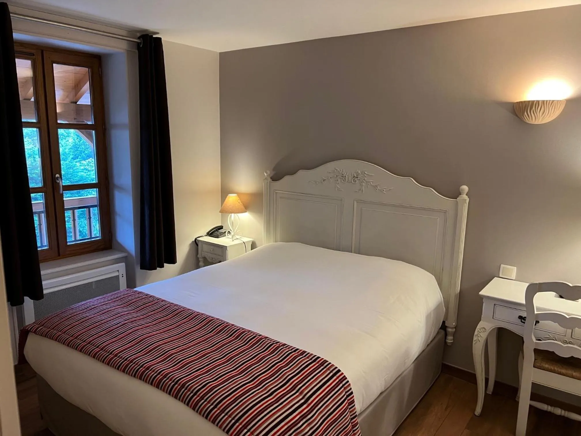 Bed in Hotel Village Motel