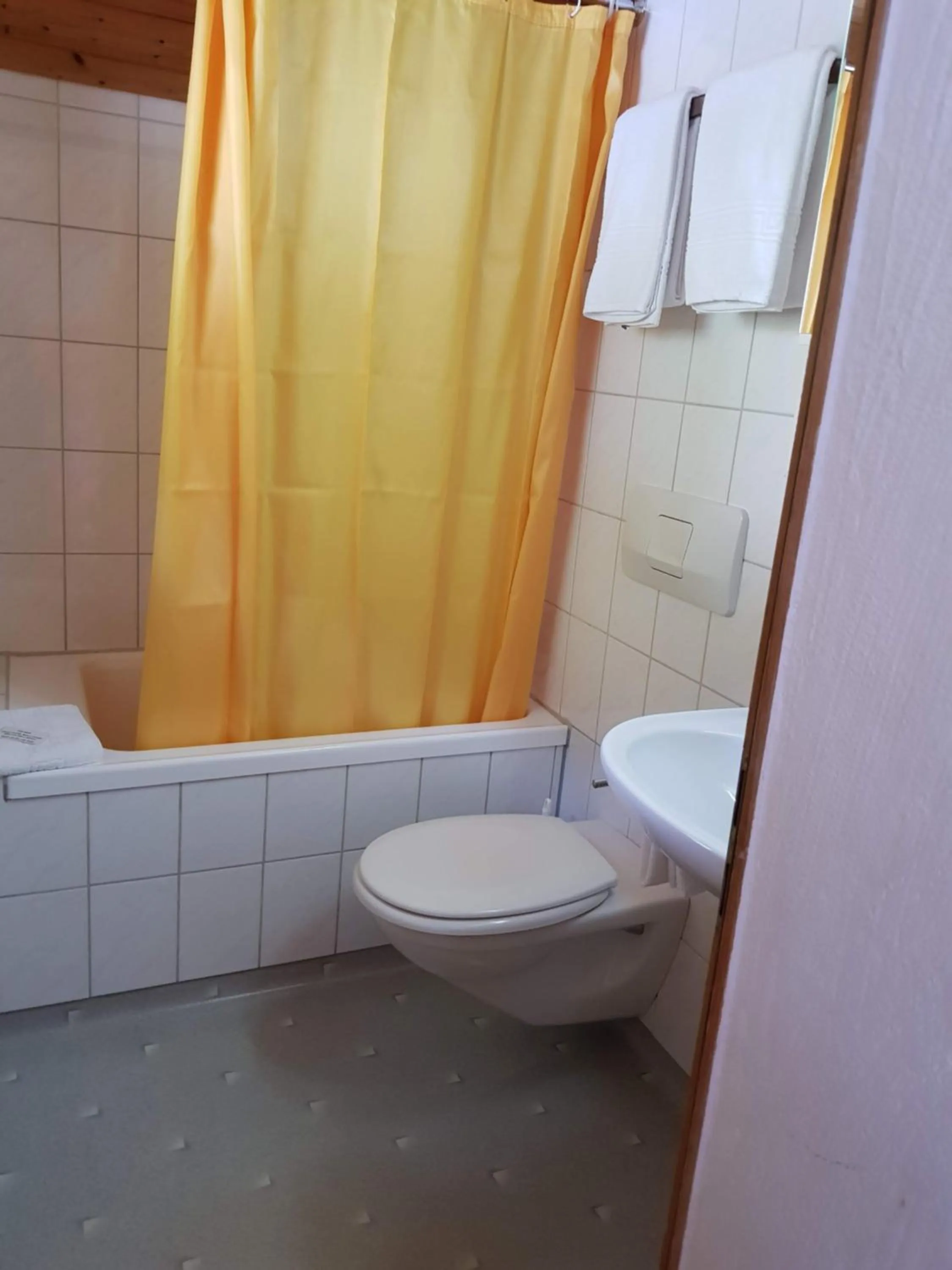 Bathroom in Gasthof Schoenegg B&B