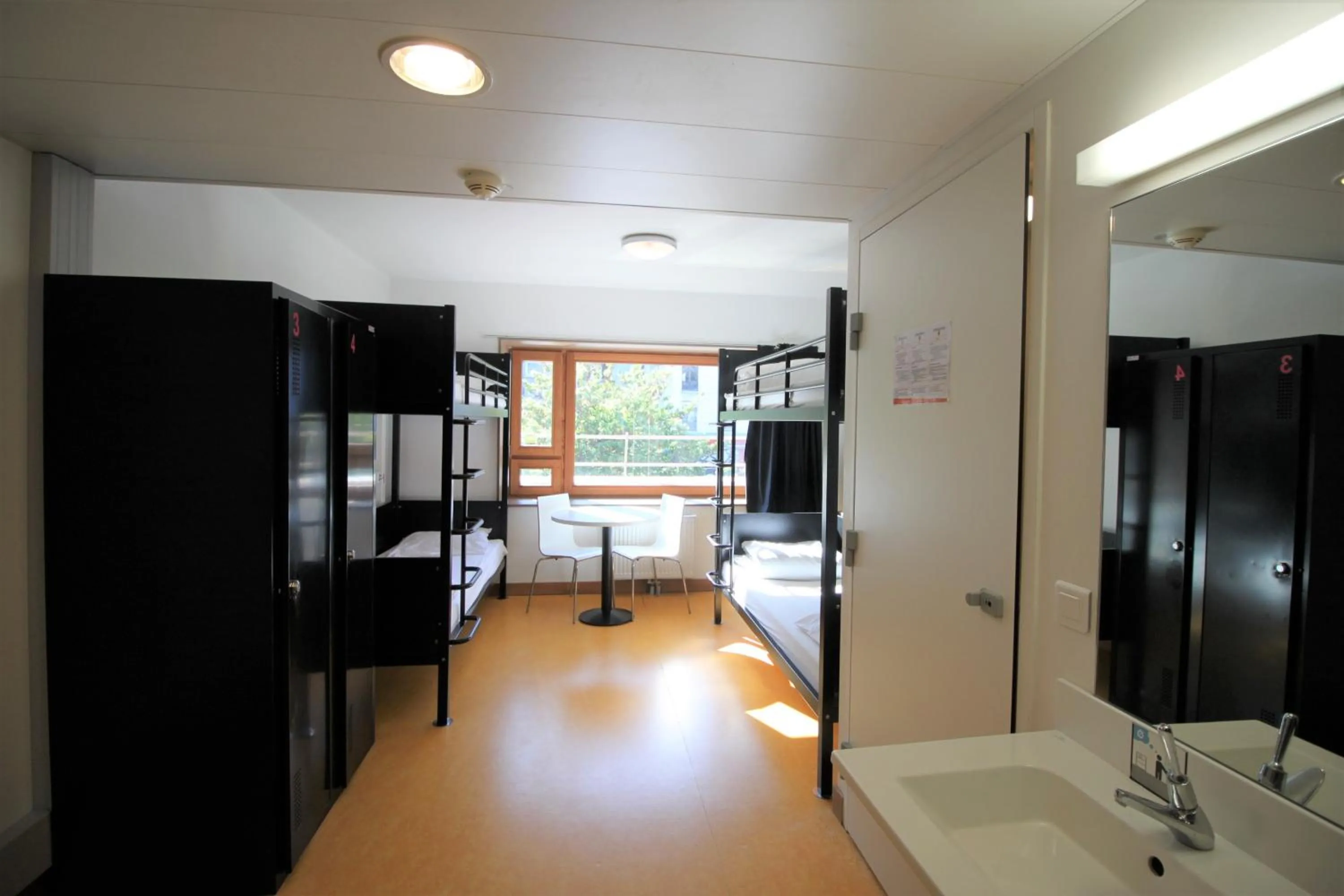 Photo of the whole room, Bed in Auberge de Jeunesse HI Paris Yves Robert