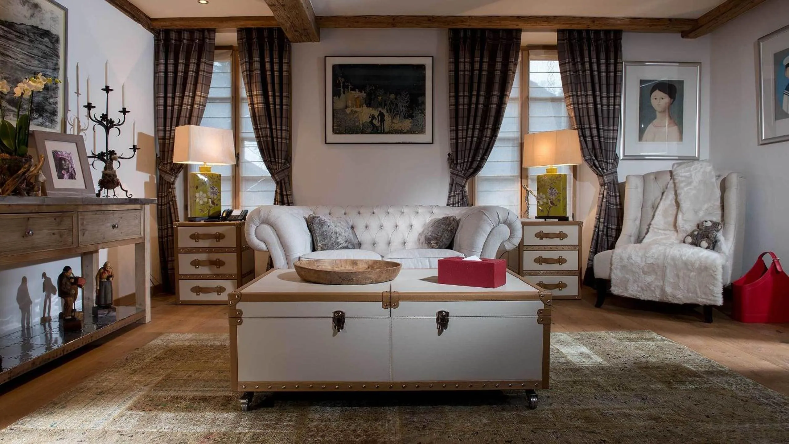 Living room, Bed in Hotel Olden