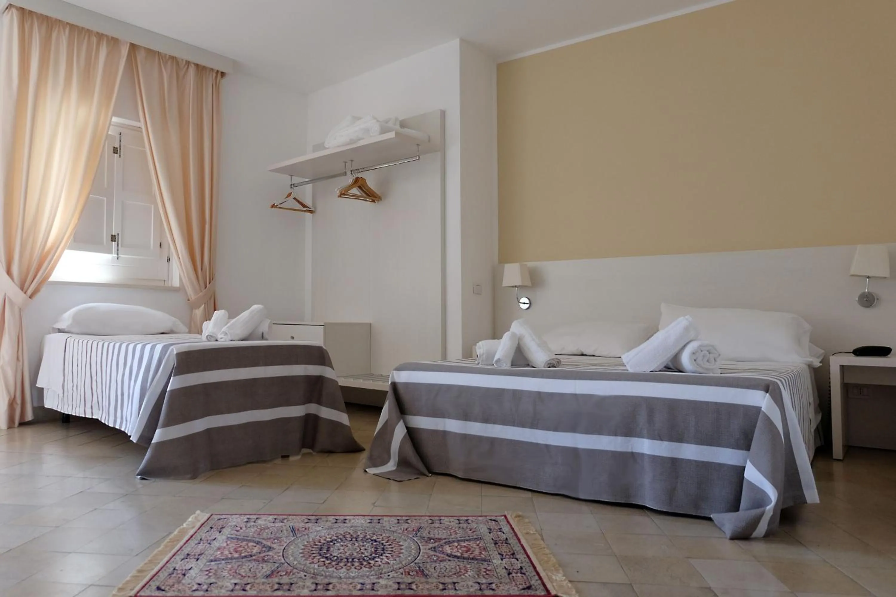 Photo of the whole room, Bed in Nuova Mastrarua Rooms