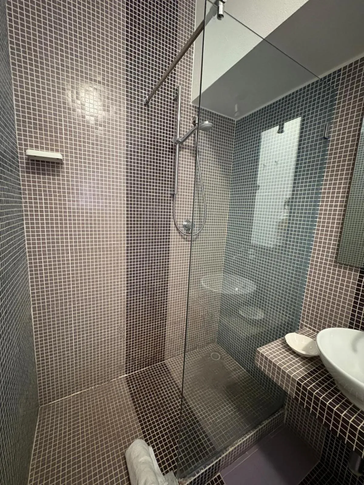 Shower in Nuova Mastrarua Rooms